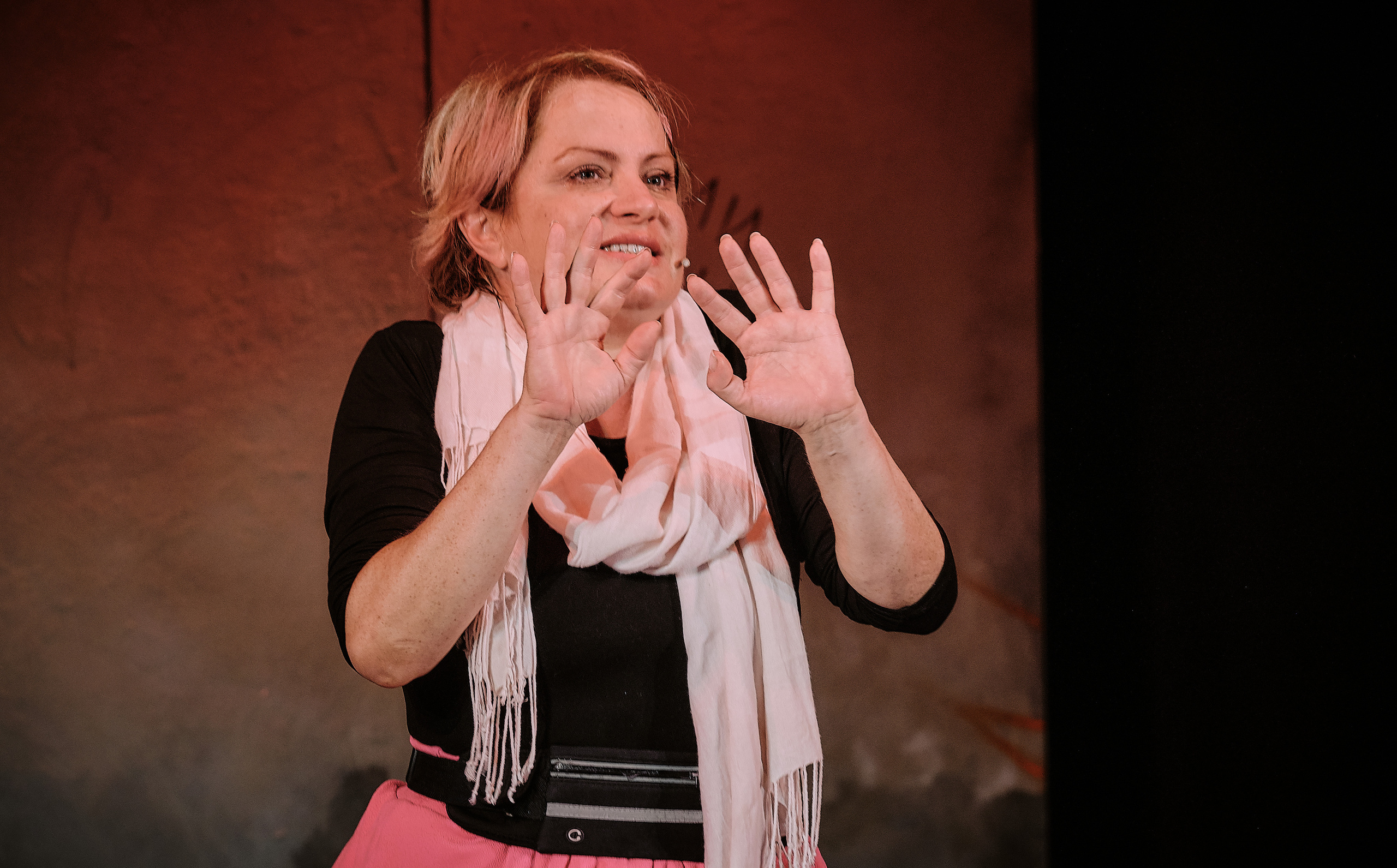 Theater inoi. Middle East Photo Agency סוכנות צילום המזרח התיכון — צילום מקצועי והדפסת מגנטים לאירועים