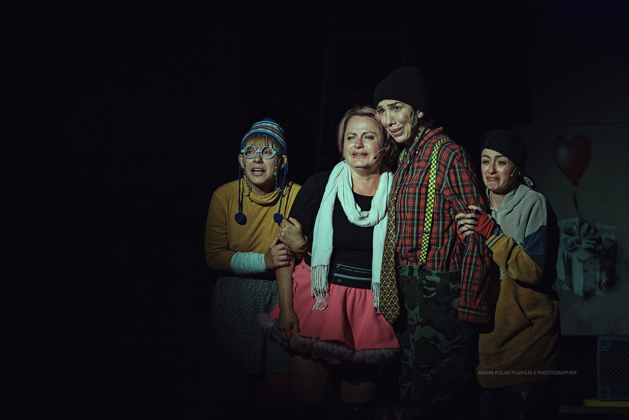 Theater inoi. Middle East Photo Agency סוכנות צילום המזרח התיכון — צילום מקצועי והדפסת מגנטים לאירועים