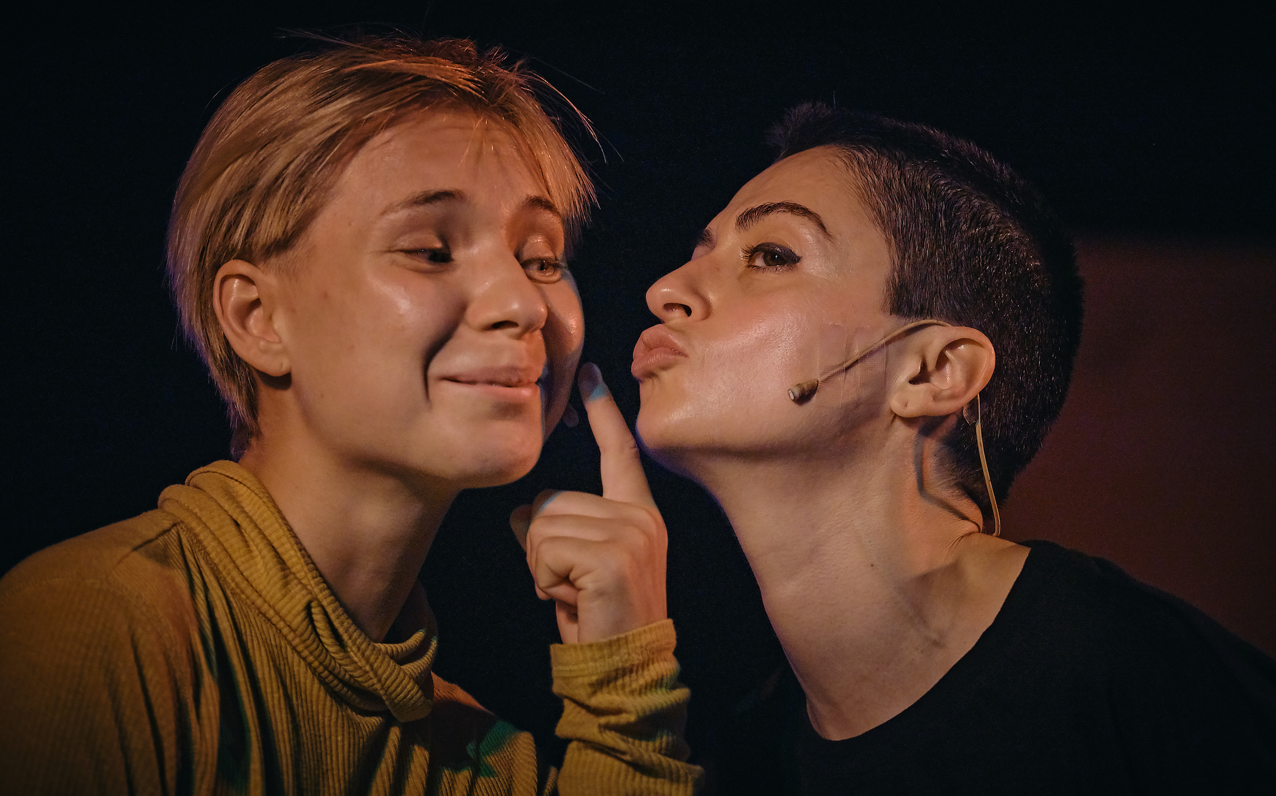 Theater inoi. Middle East Photo Agency סוכנות צילום המזרח התיכון — צילום מקצועי והדפסת מגנטים לאירועים