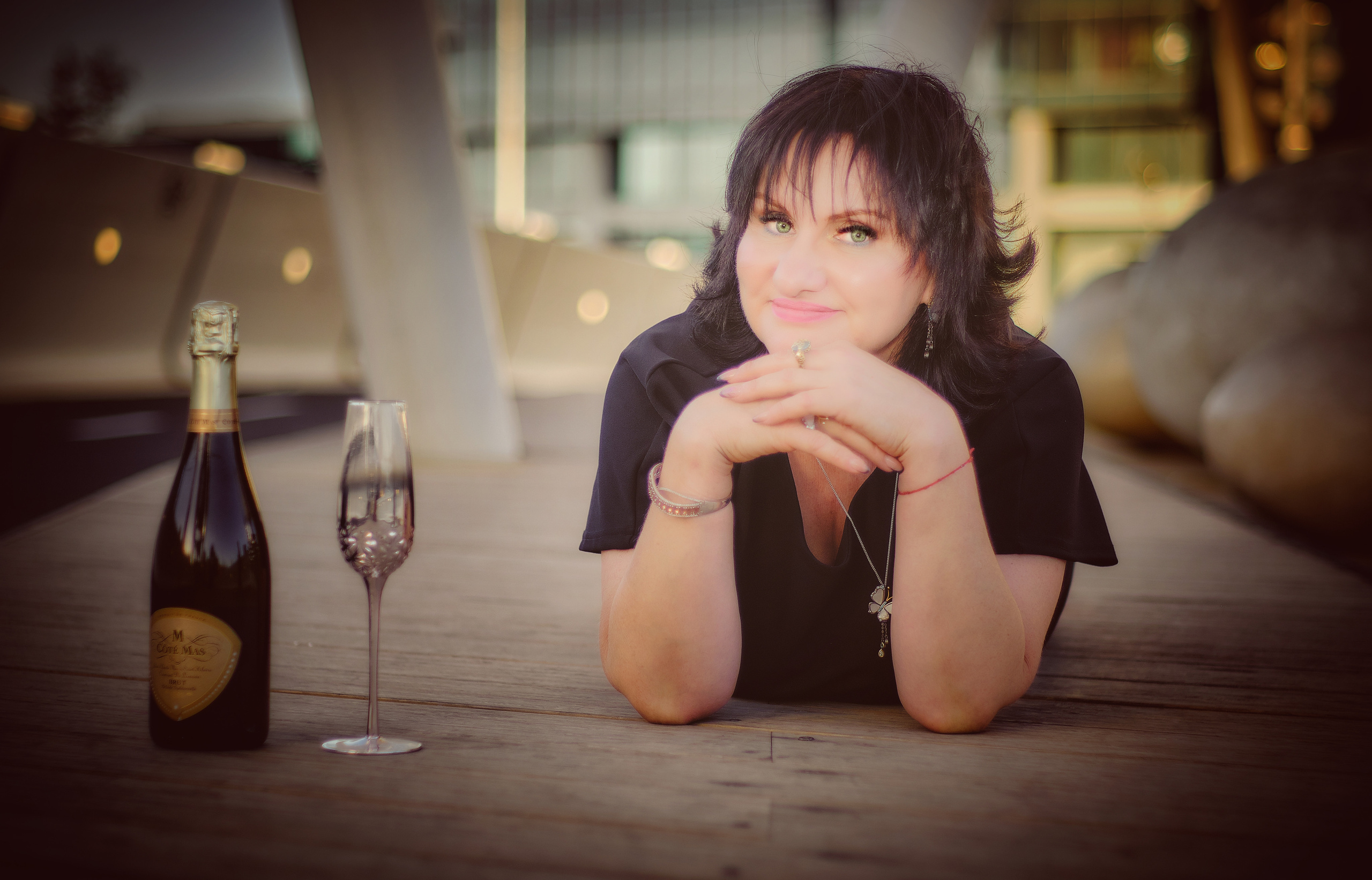 Oksana. Middle East Photo Agency סוכנות צילום המזרח התיכון — צילום מקצועי והדפסת מגנטים לאירועים