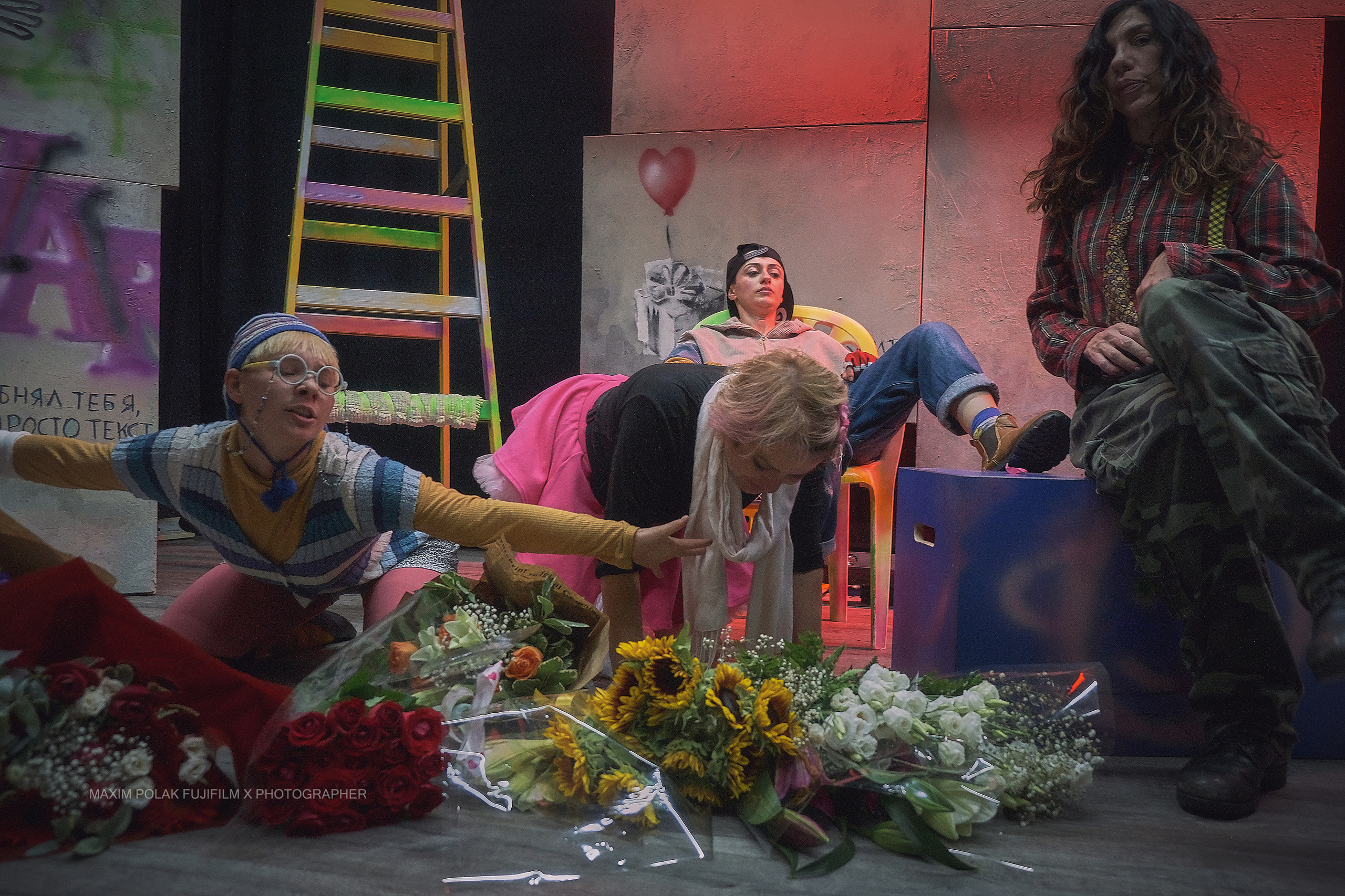 Theater inoi. Middle East Photo Agency סוכנות צילום המזרח התיכון — צילום מקצועי והדפסת מגנטים לאירועים