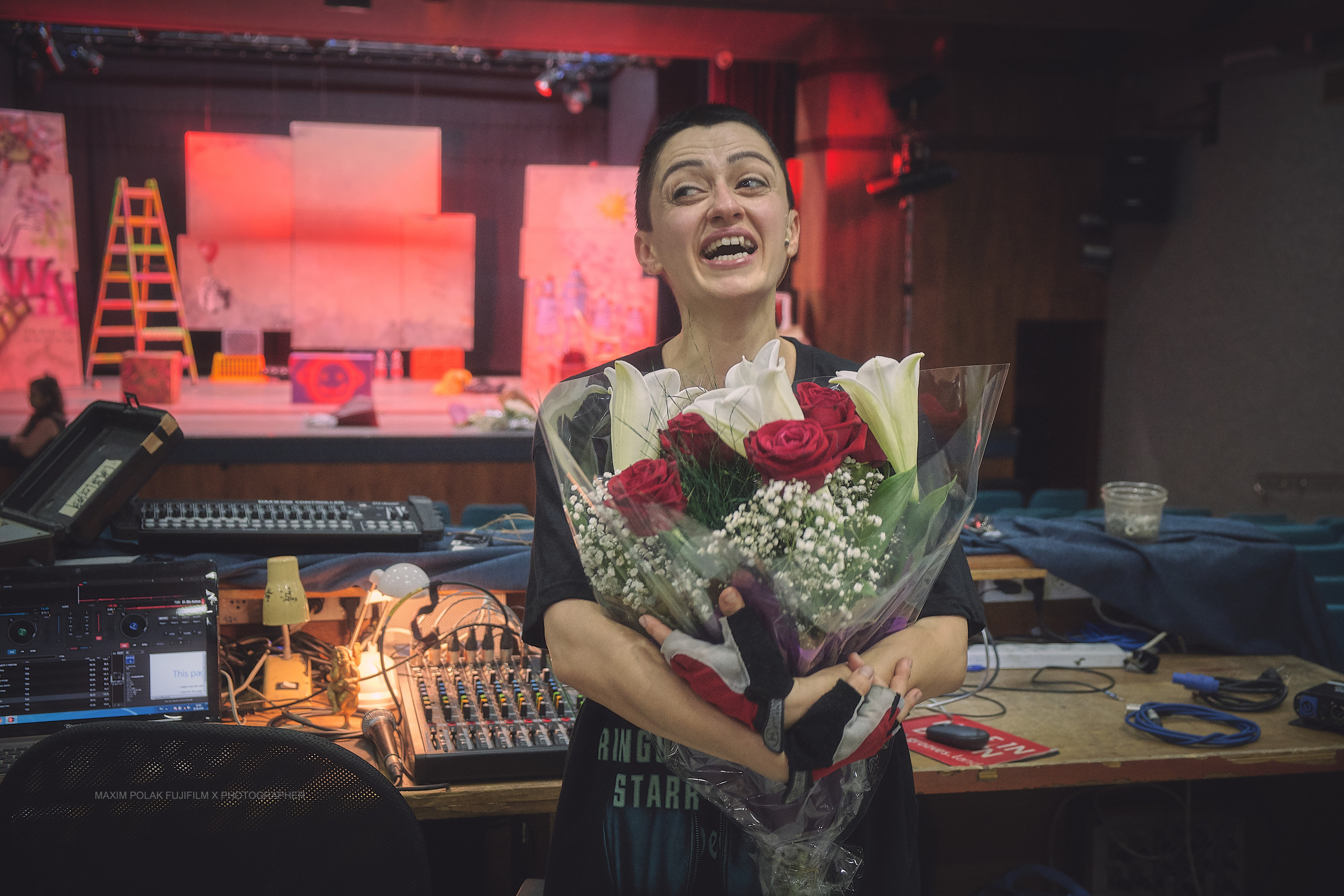 Theater inoi. Middle East Photo Agency סוכנות צילום המזרח התיכון — צילום מקצועי והדפסת מגנטים לאירועים