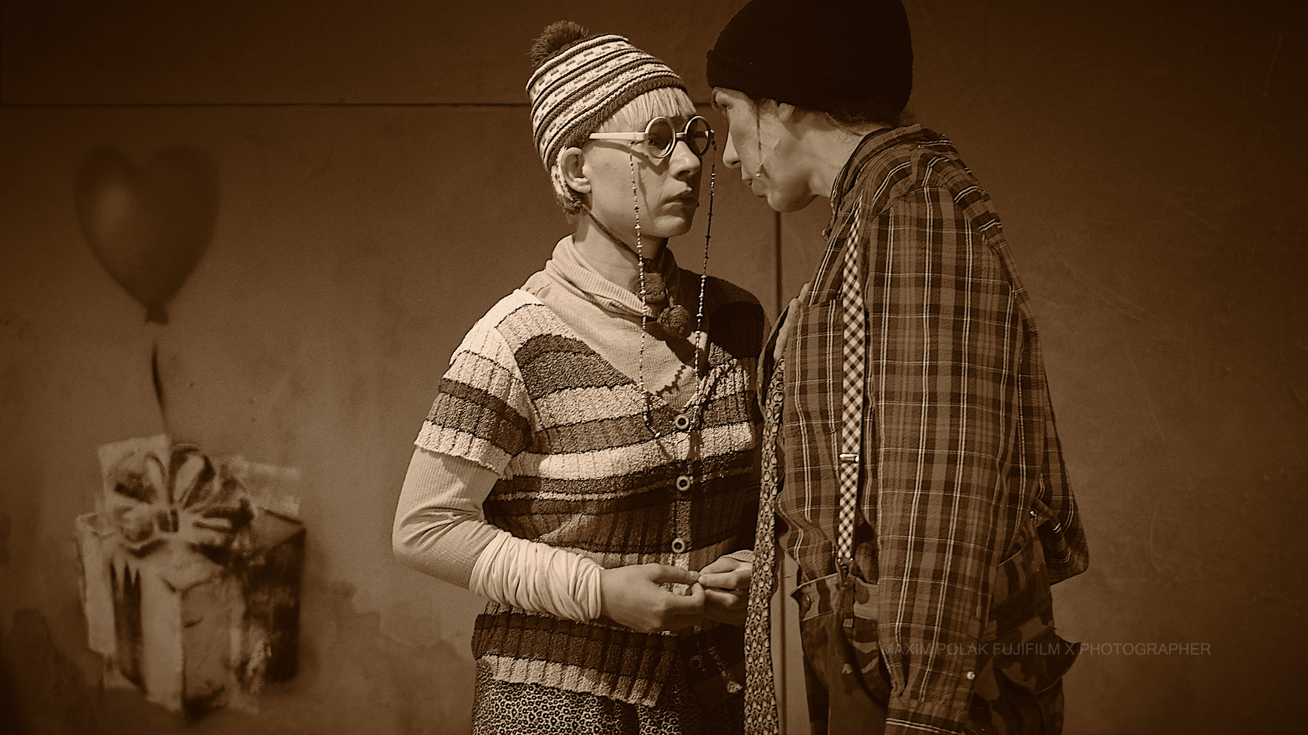 Theater inoi. Middle East Photo Agency סוכנות צילום המזרח התיכון — צילום מקצועי והדפסת מגנטים לאירועים