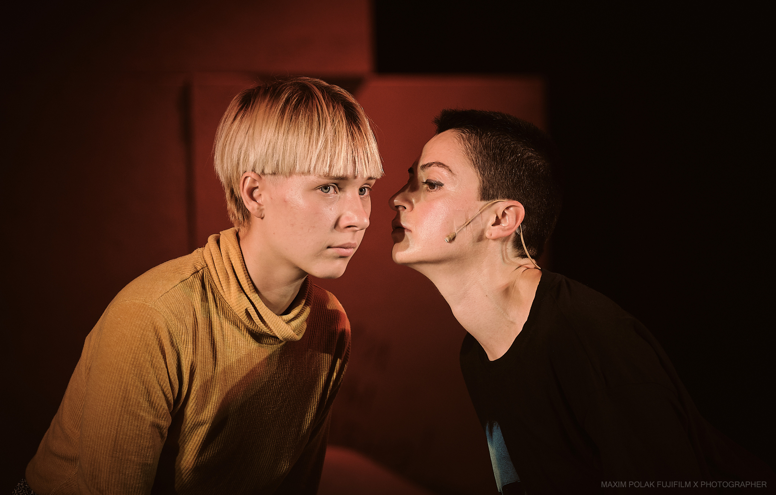 Theater inoi. Middle East Photo Agency סוכנות צילום המזרח התיכון — צילום מקצועי והדפסת מגנטים לאירועים