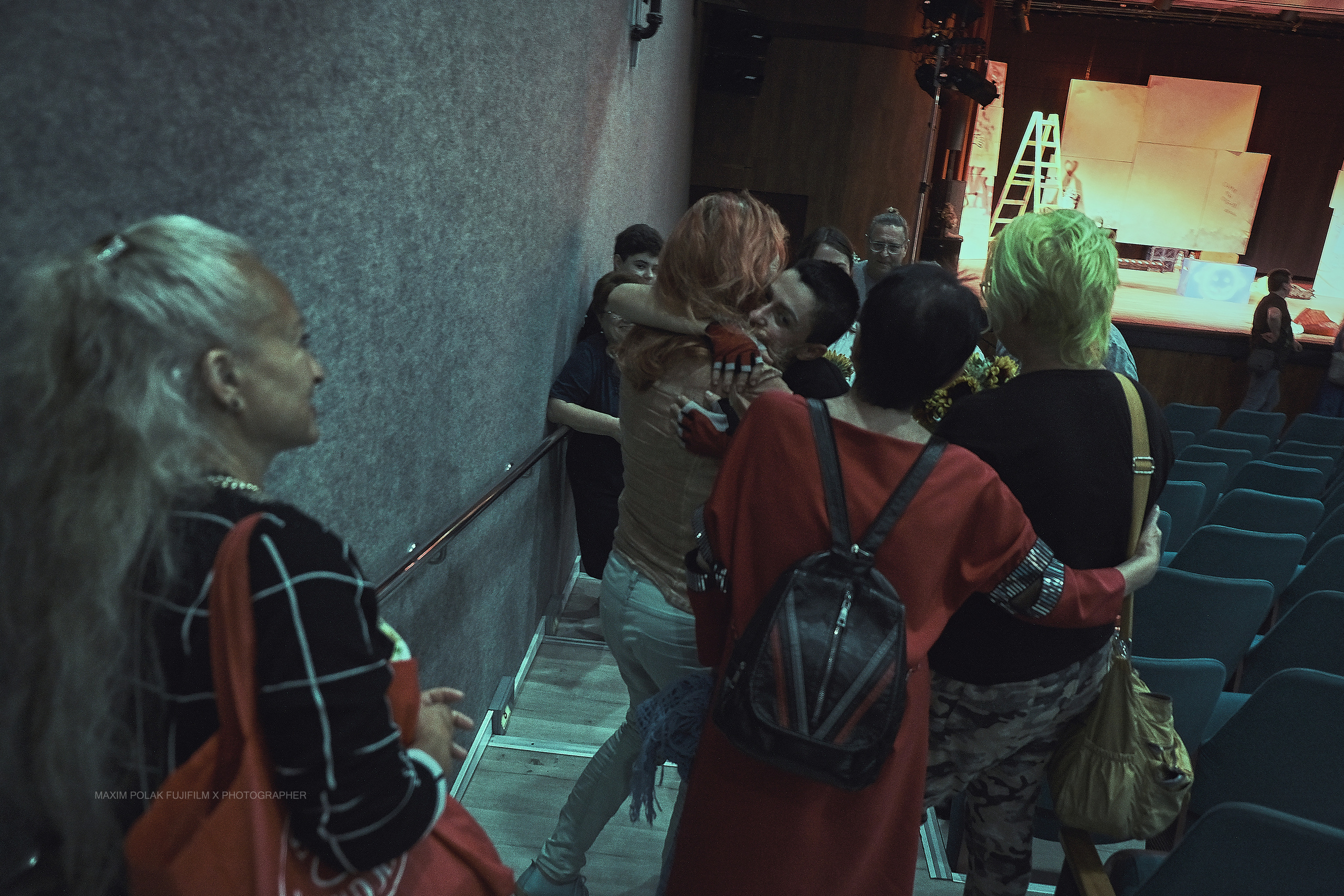 Theater inoi. Middle East Photo Agency סוכנות צילום המזרח התיכון — צילום מקצועי והדפסת מגנטים לאירועים