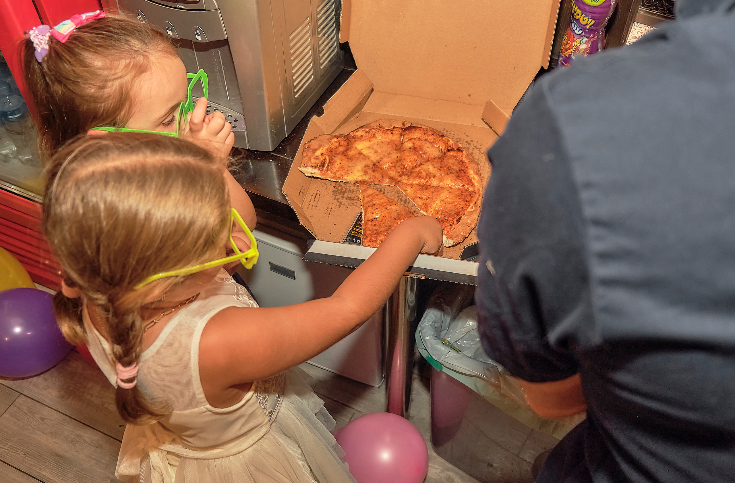 Birthday Party. Middle East Photo Agency — Weddings, Bar & Bat Mitzvahs, Brit Milah, Theater, Magnets, Portraits