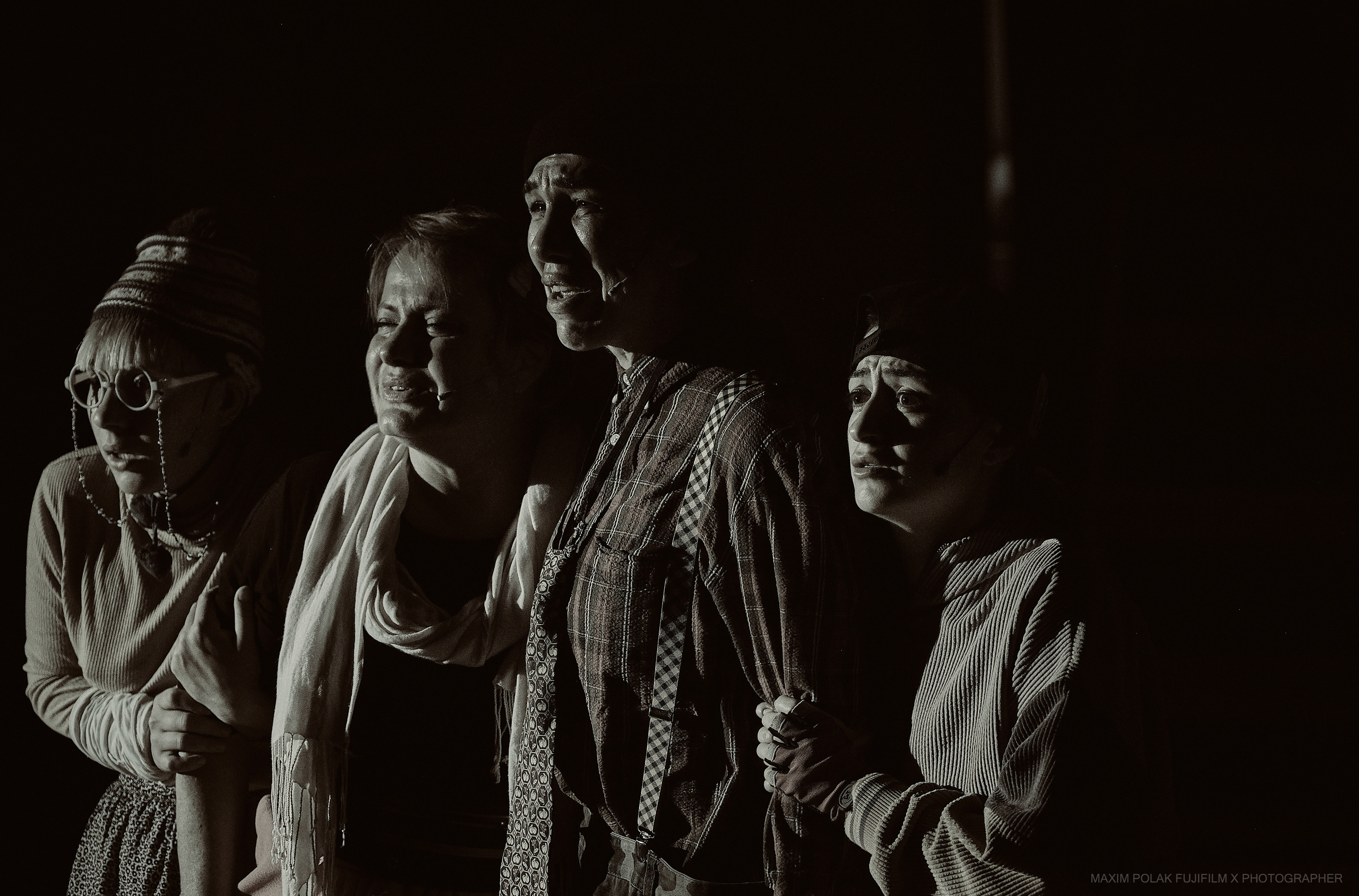 Theater inoi. Middle East Photo Agency סוכנות צילום המזרח התיכון — צילום מקצועי והדפסת מגנטים לאירועים