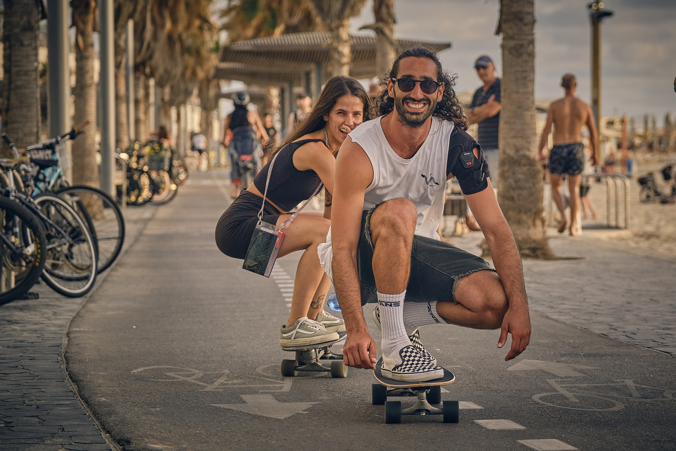 Ron. Tel Aviv Street. Middle East Photo Agency — Свадьбы, Бар и Бат-мицва, Брит, Театр, Магниты, Портреты