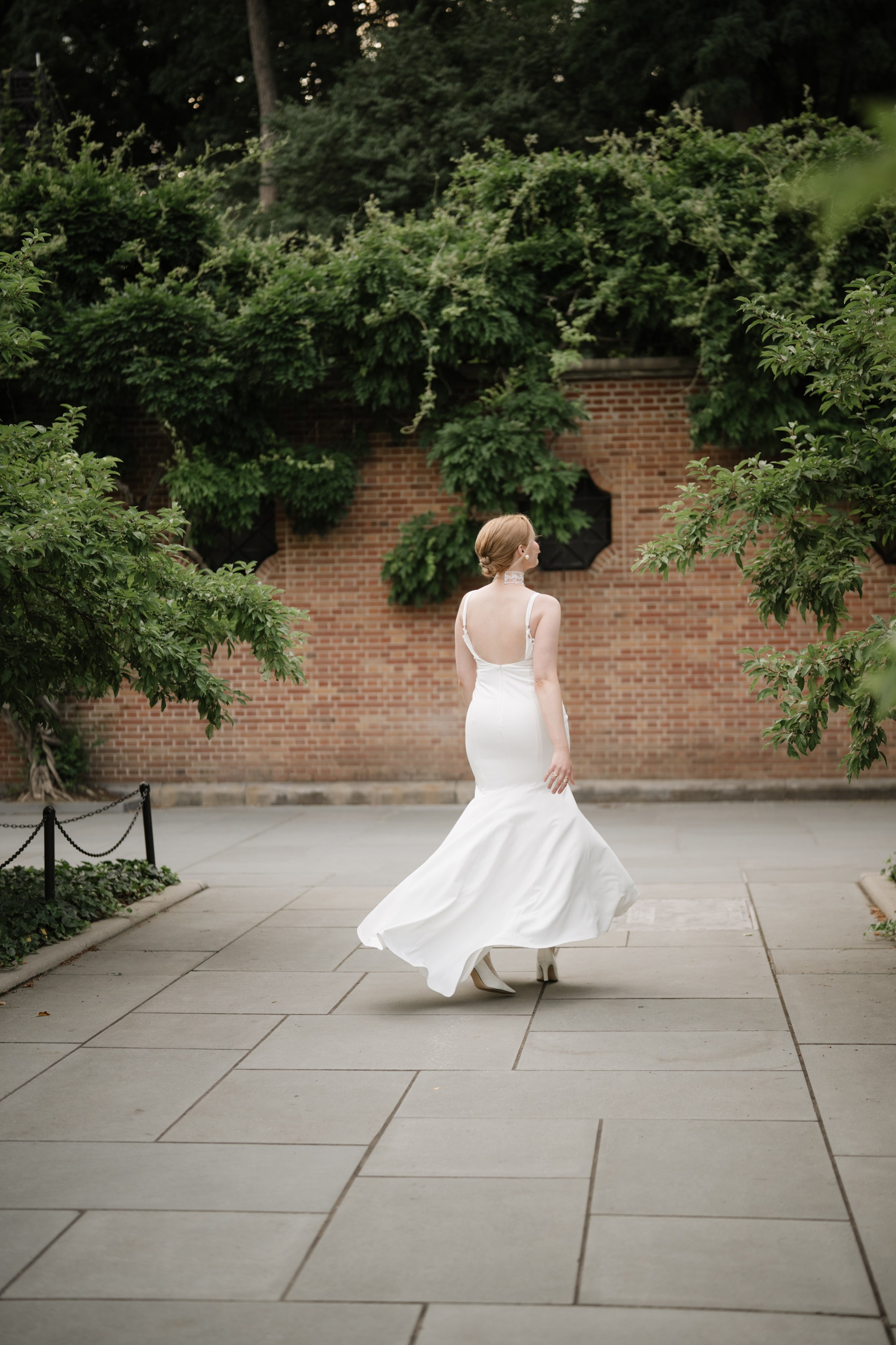Natalie as a Runaway bride. Portrait and wedding photographer in New York
