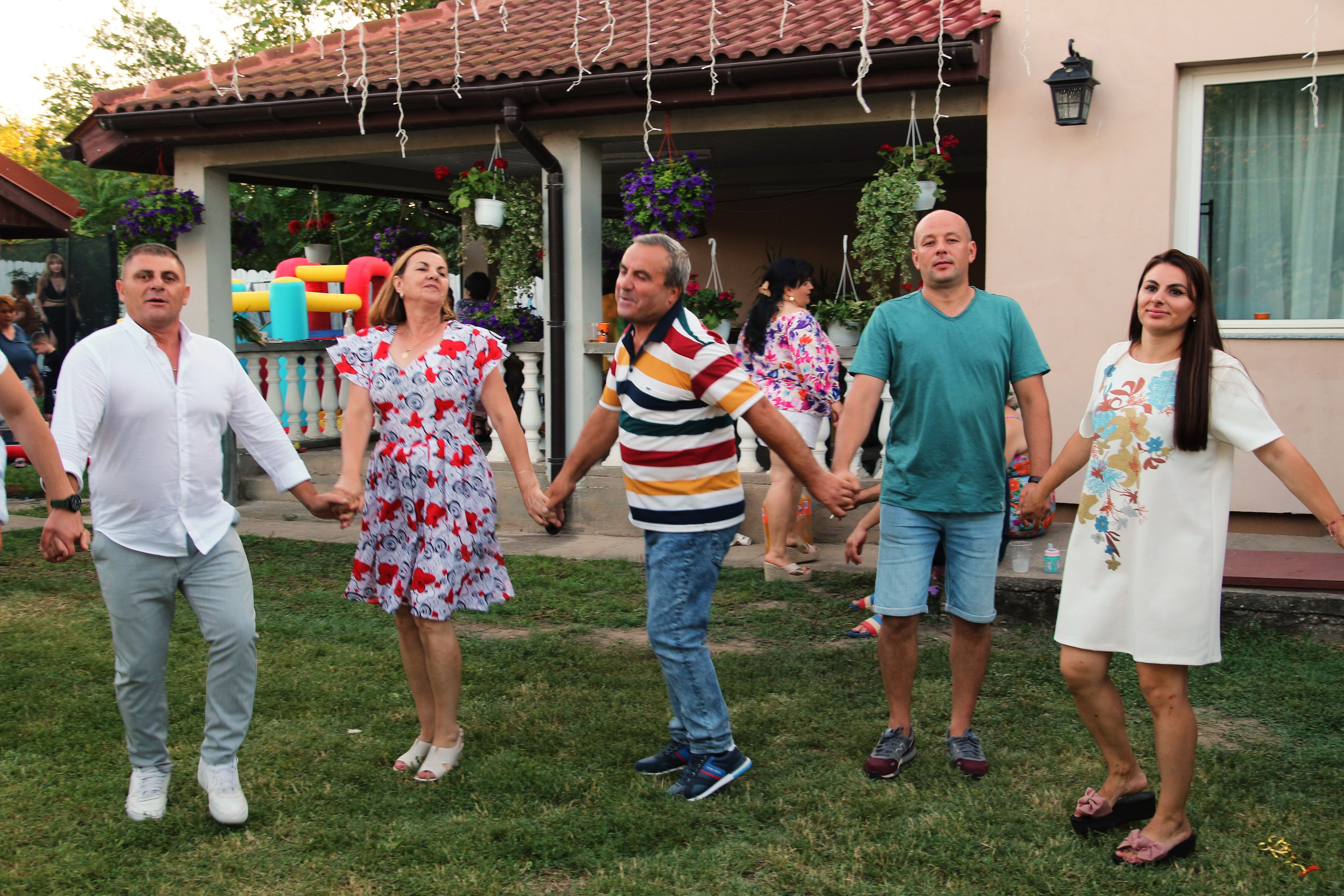 BYZO MEDIA. PETRU BYZO - family and children photographer in ROMANIA