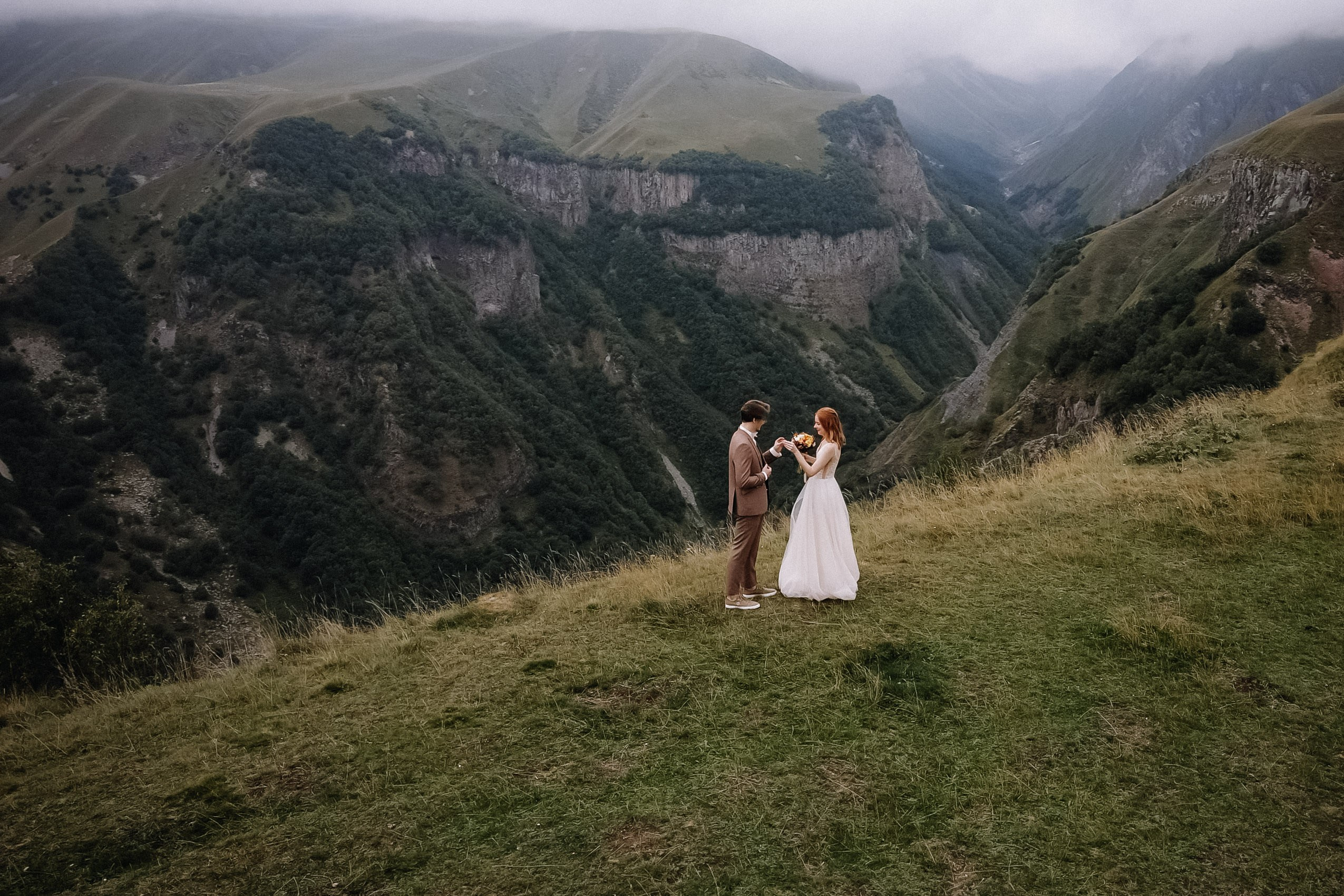 Kazbegi, September. Ilya & Galina. Дарья Филькова — фотограф и видеограф в Тбилиси, Грузия