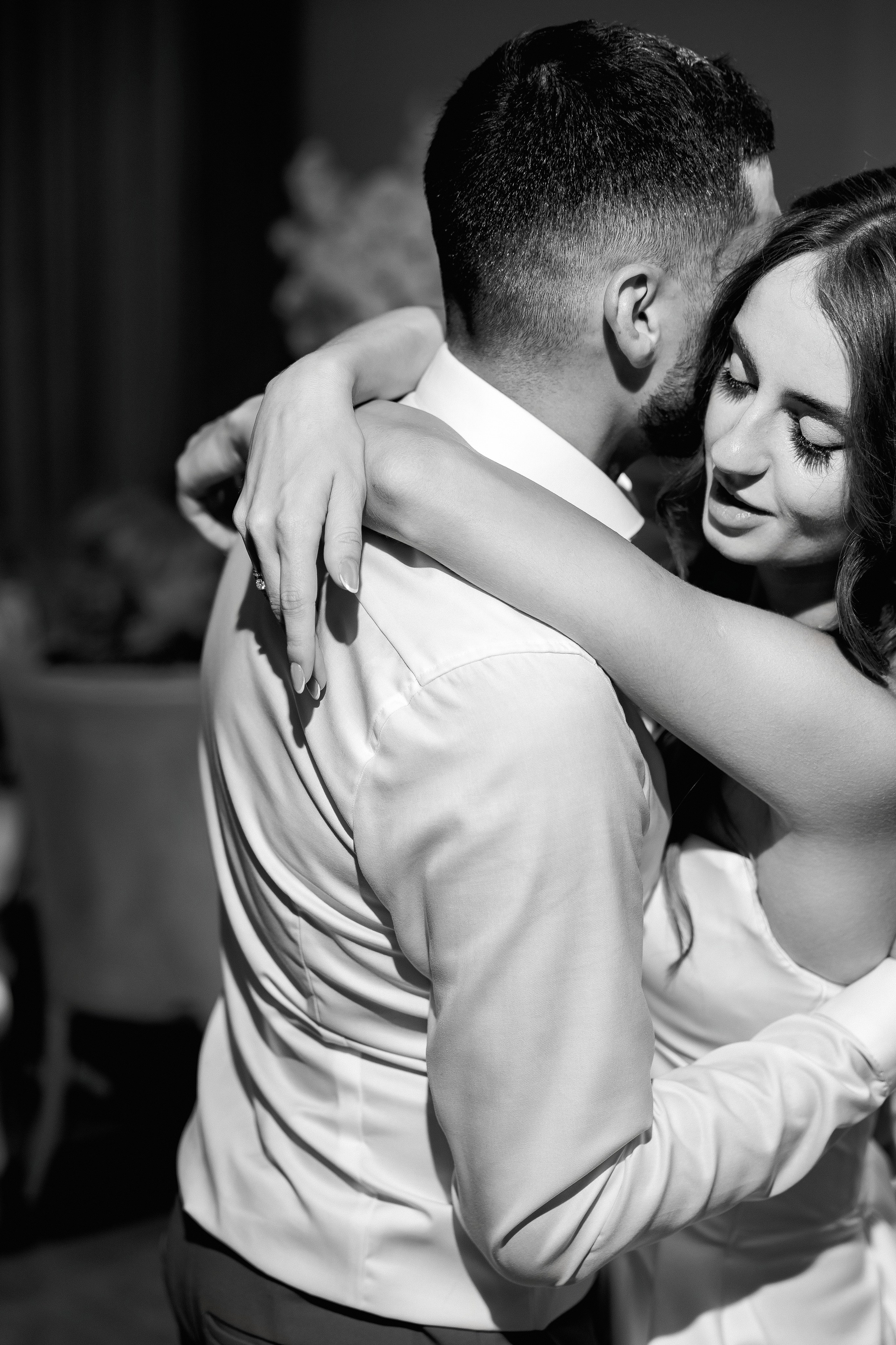 Eugen & Livia — Grand Elysee — Wedding Day. Servicii Foto și Video 067188353