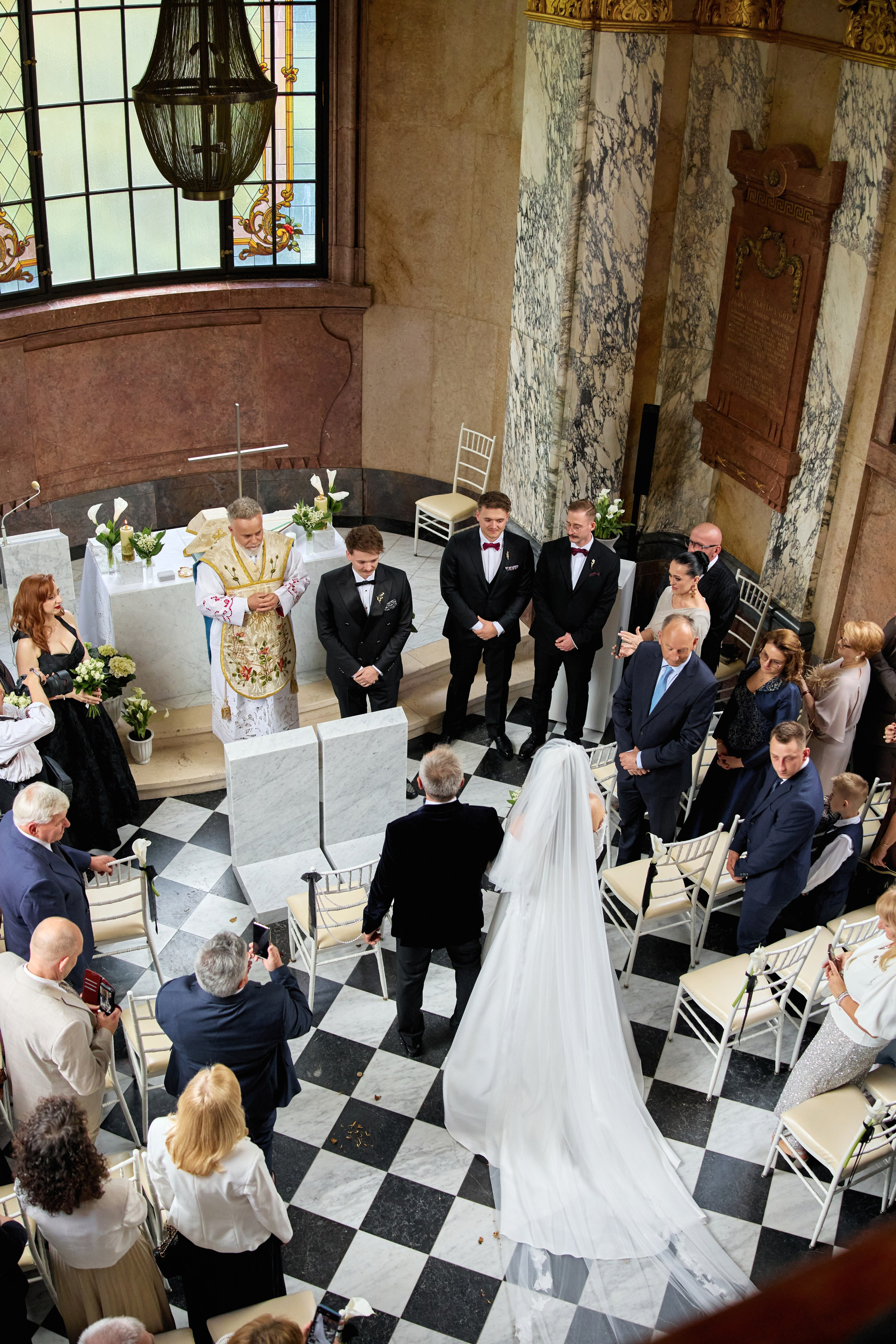 Wiktoria & Kacper. Pałac Goetz. Fotograf ślubny i rodzinny w Krakowie Yana Klymova