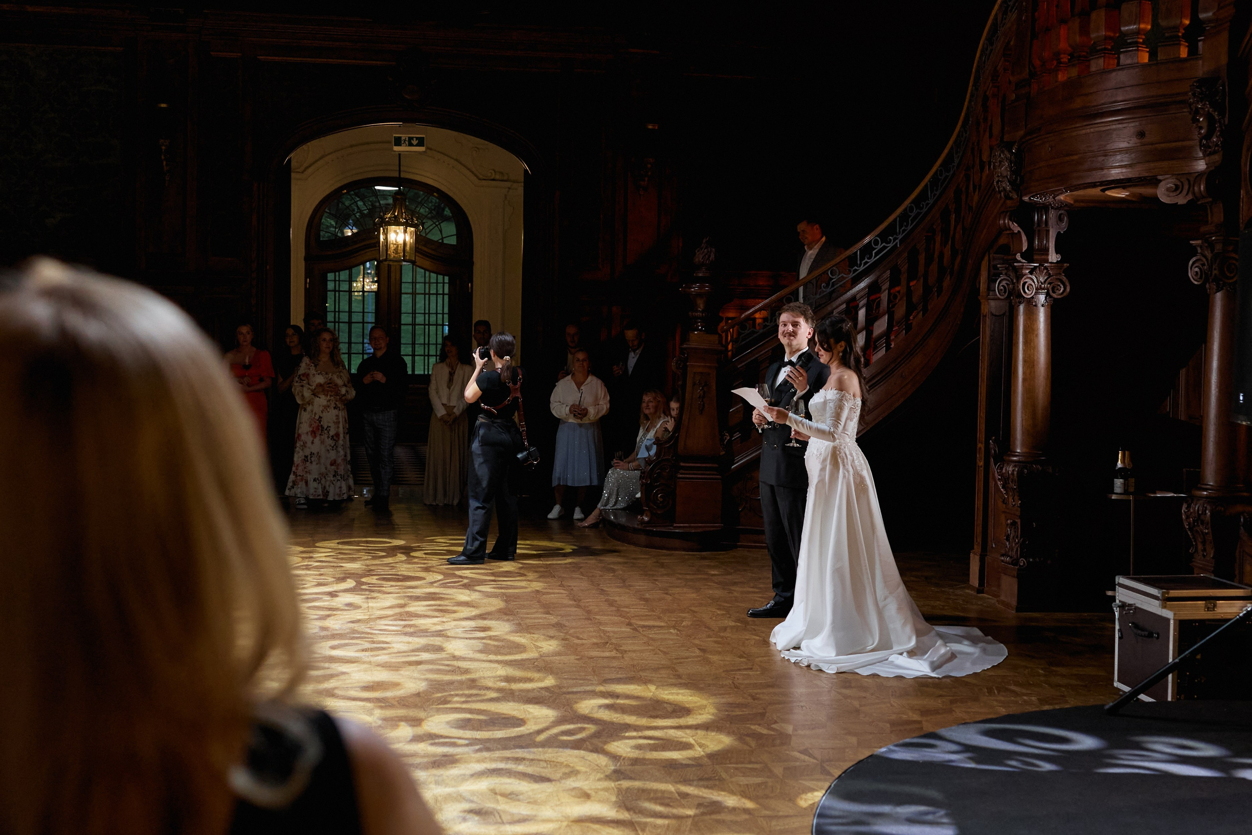 Wiktoria & Kacper. Pałac Goetz. Fotograf ślubny i rodzinny w Krakowie Yana Klymova
