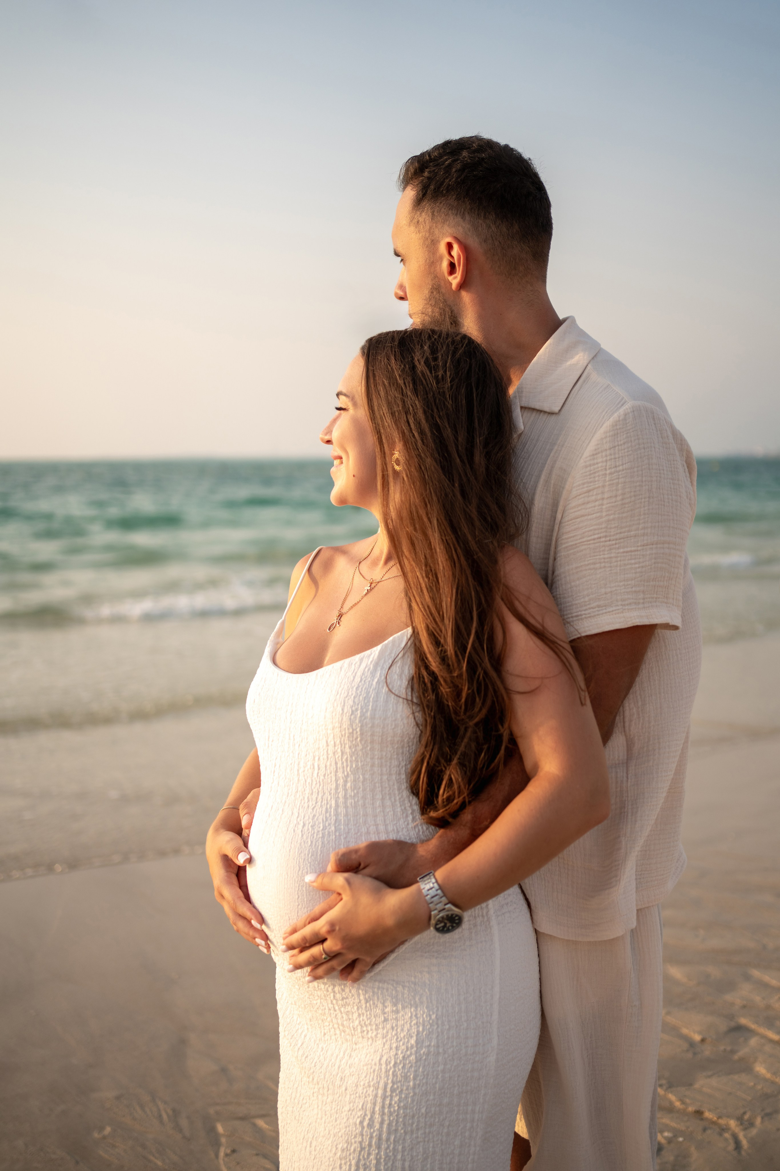 Golden hour, growing love. Angela Iakovleva — Family Photographer in Dubai