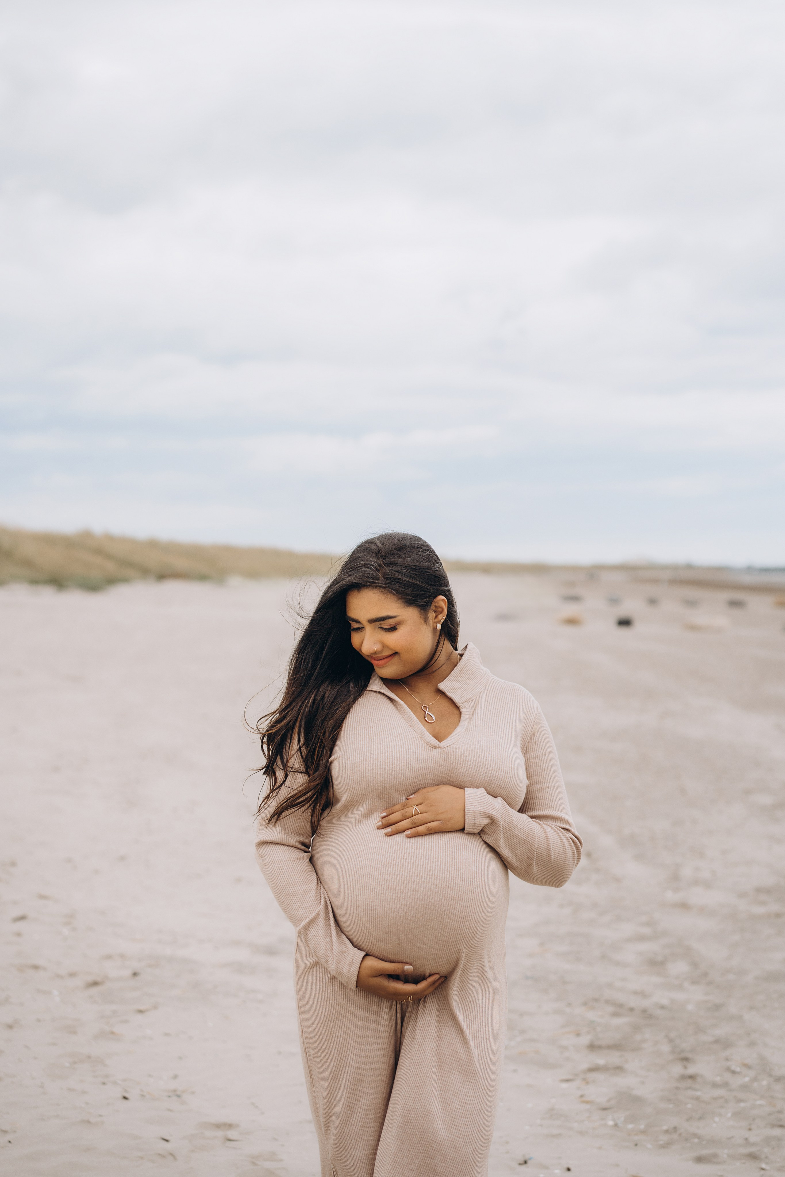 Meera: Bull island. Maternity/Love story/Wedding photographer