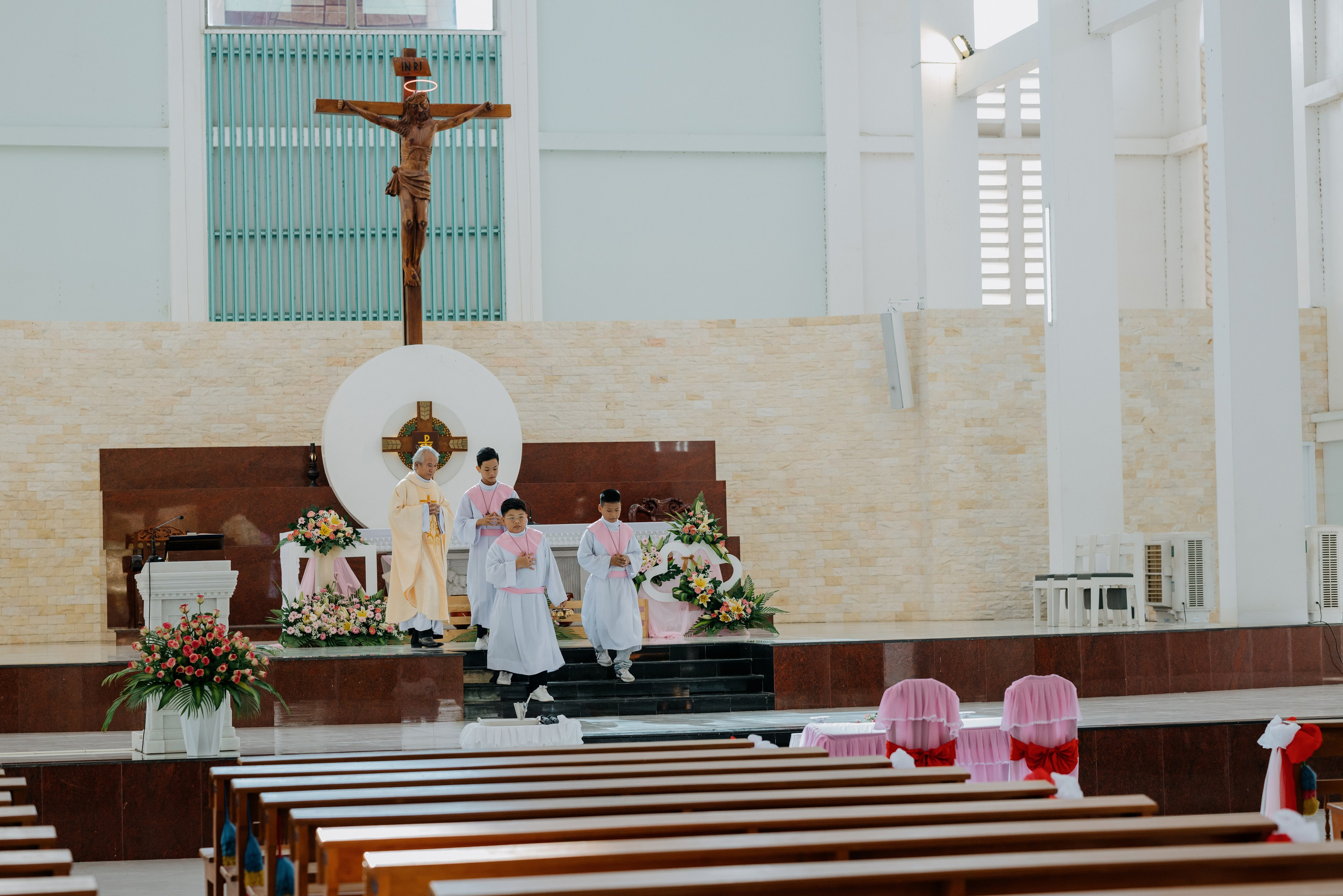 Church Wedding / TRANG & TUONG. Saigon Wedding Present | Art Beyond Moments