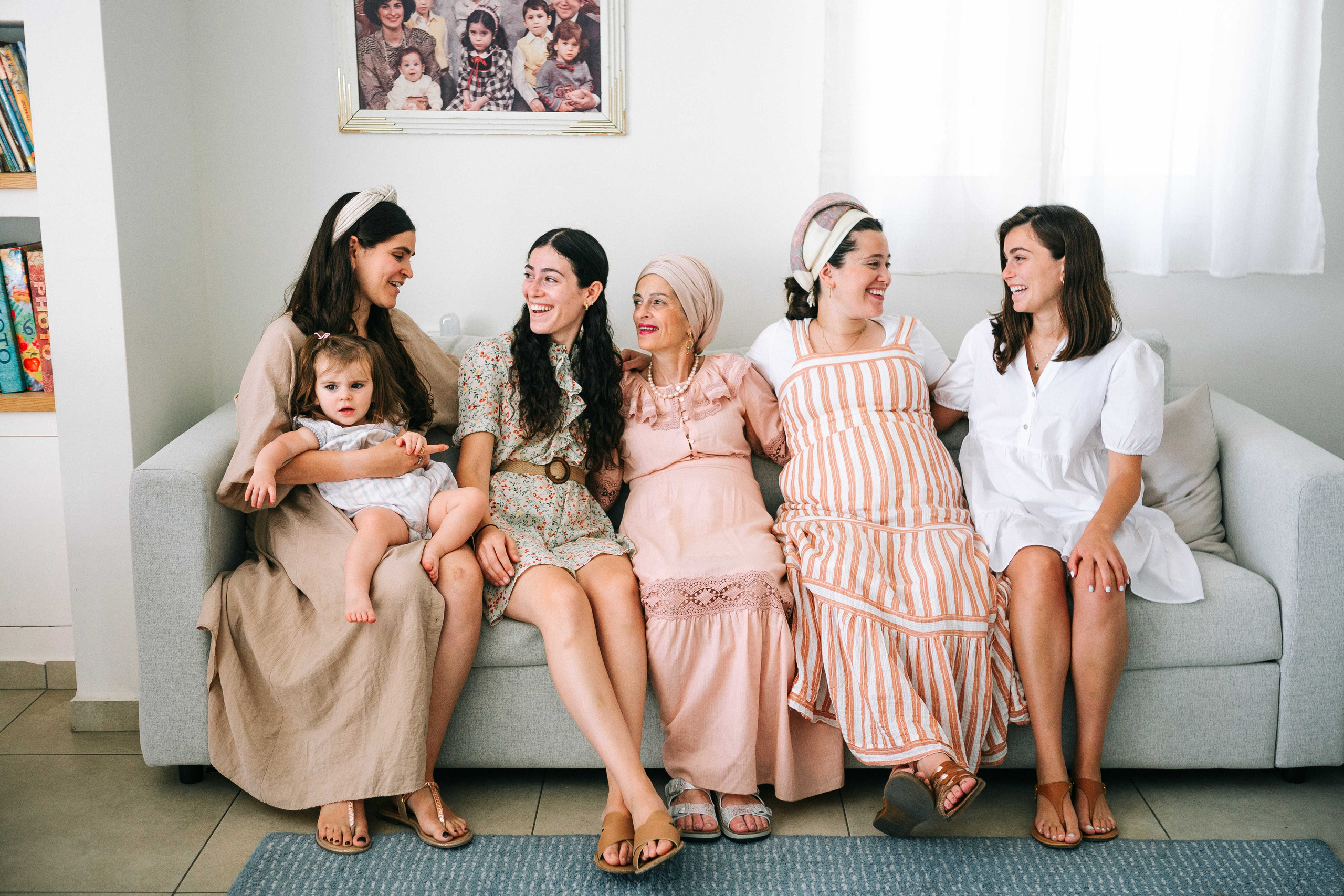 MAALE ADUMIM, HOME PHOTO SESSION + DESERT. Https://shi-photo.com/