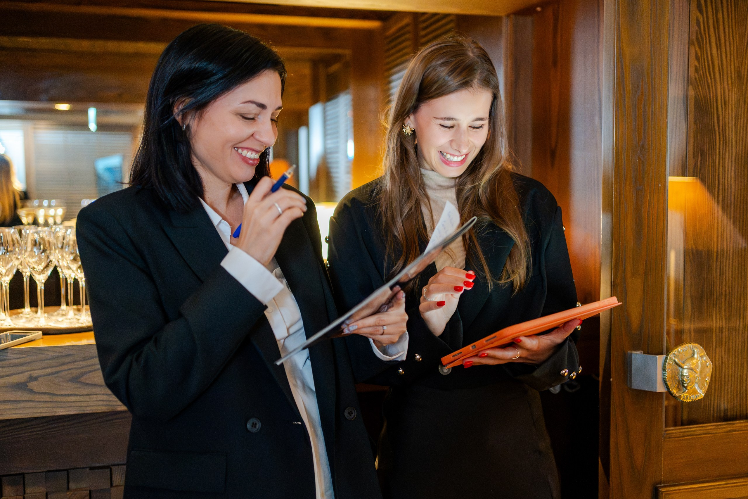 Видеосъемка конференций и форумов на Кипре. Фото и видео съёмка на Кипре. Съемка мероприятий и рекламы в Лимасоле Никосии и Пафосе