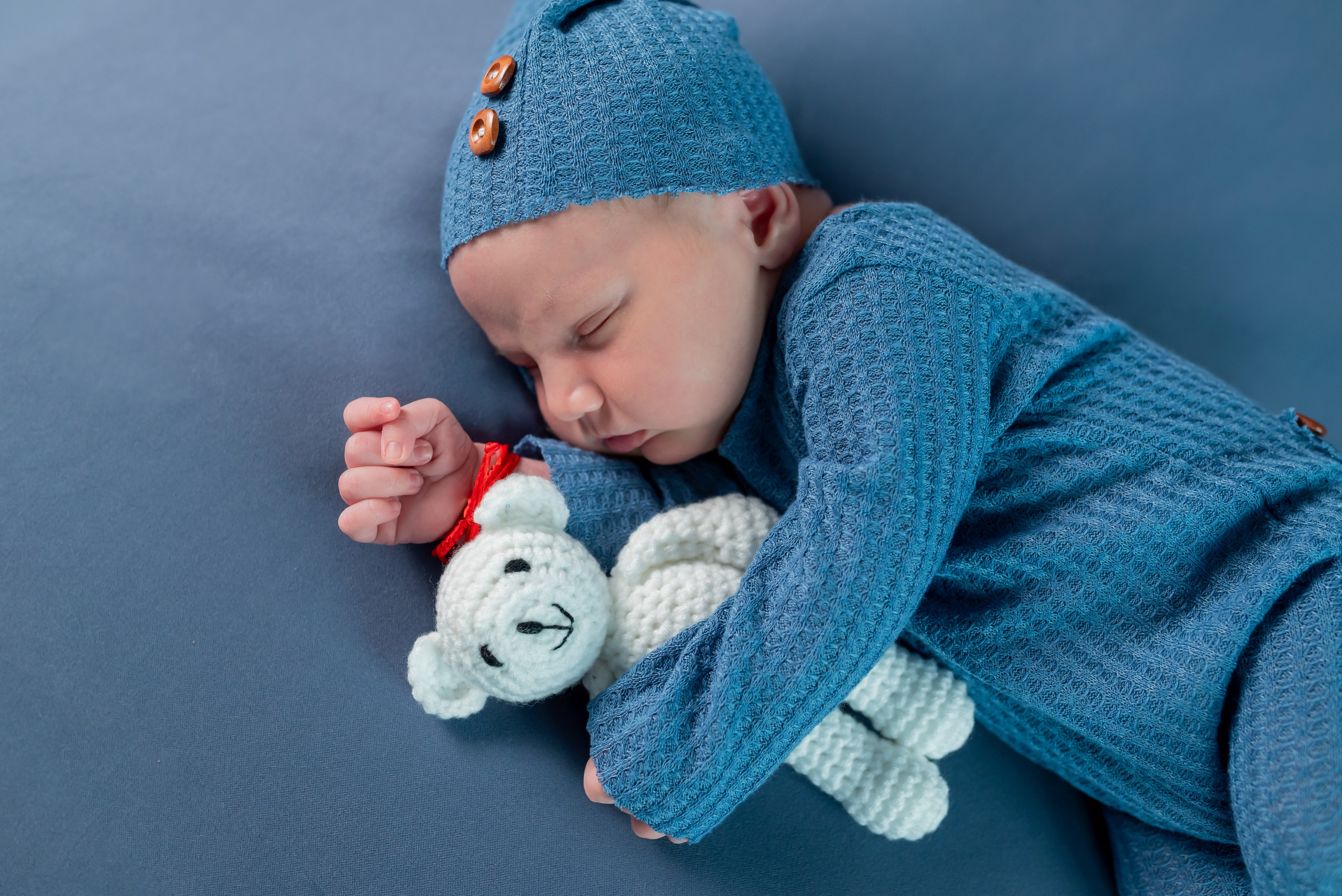 Nou Nascuti/ Newborn. Captured Moments by Olguta Vizauer