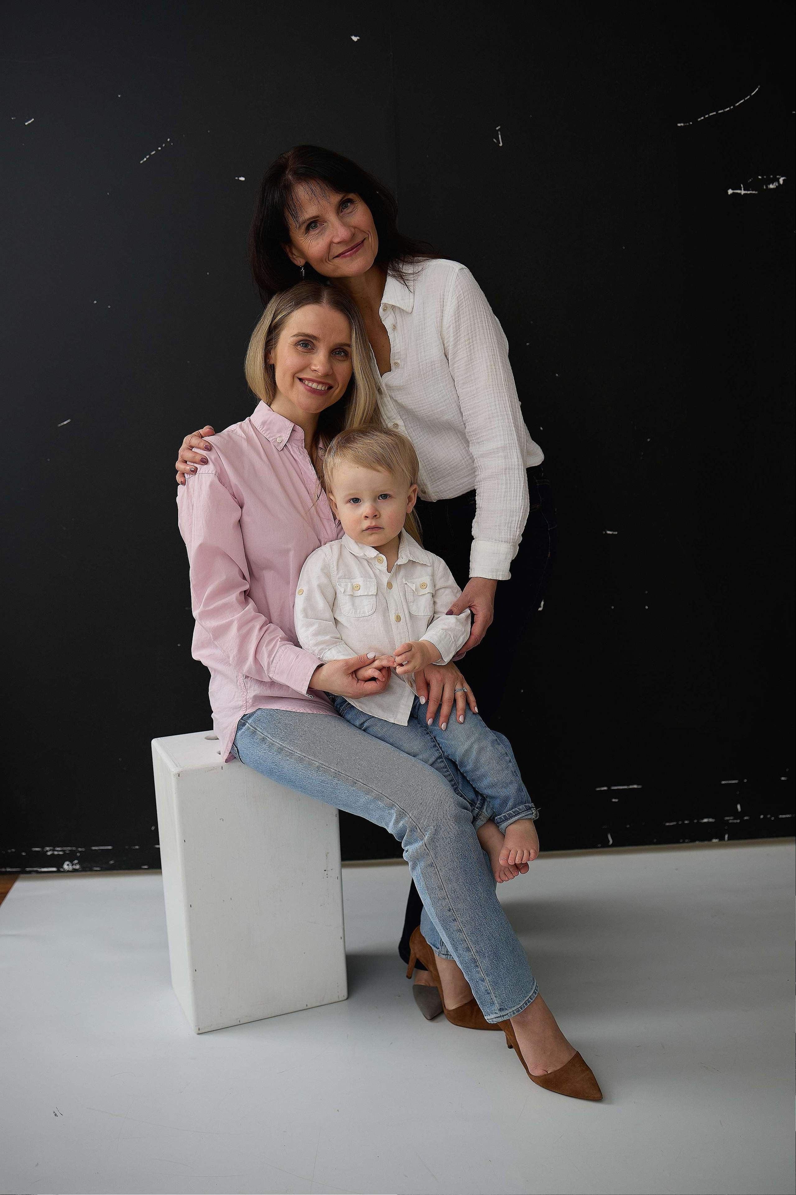 K. Rawnoir- Portrait photography by Daria Paliy.Timeless black&white portraits of women in NYC area