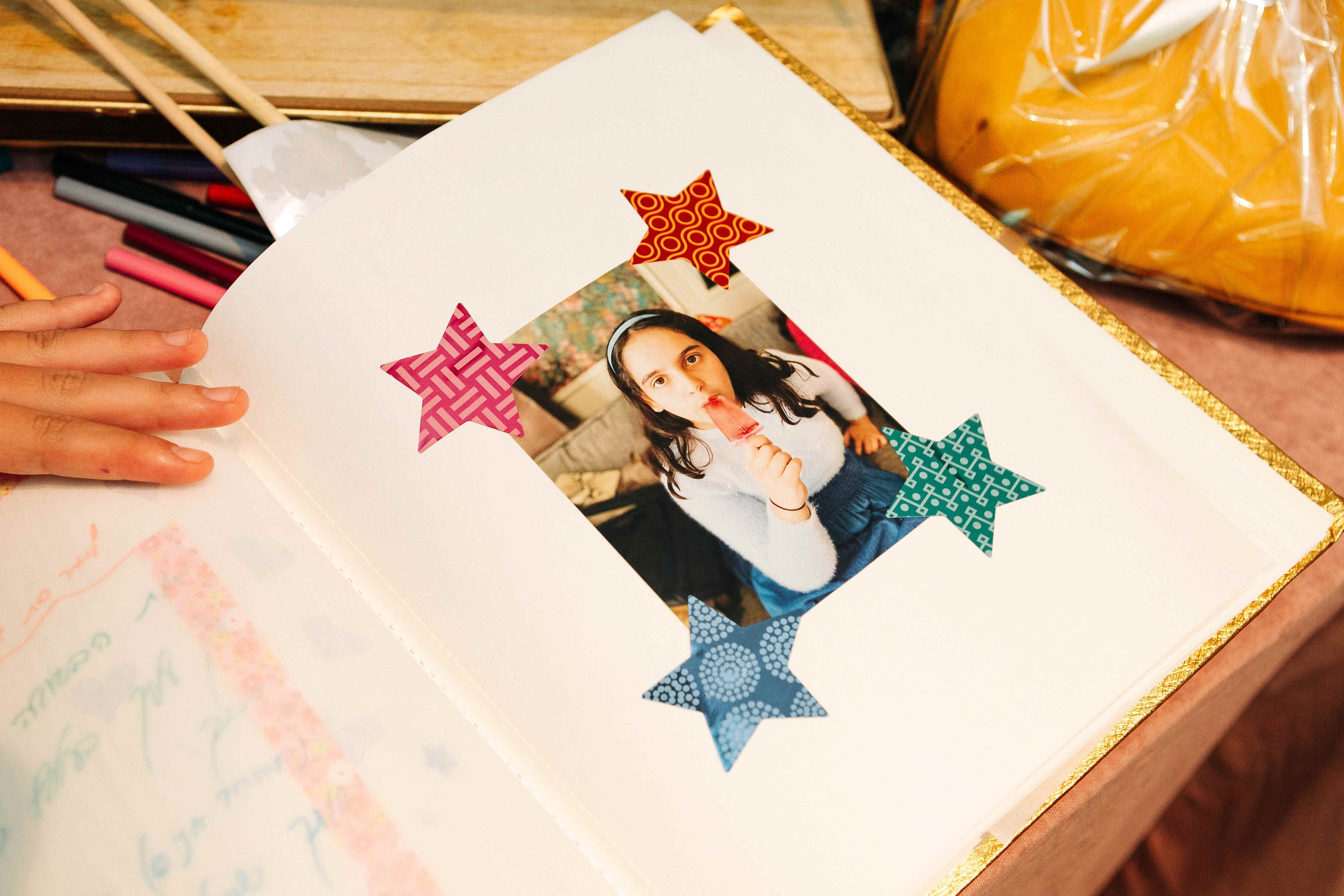 PARTY IN A RESTAURANT WITH THE WHOLE FAMILY. Https://shi-photo.com/