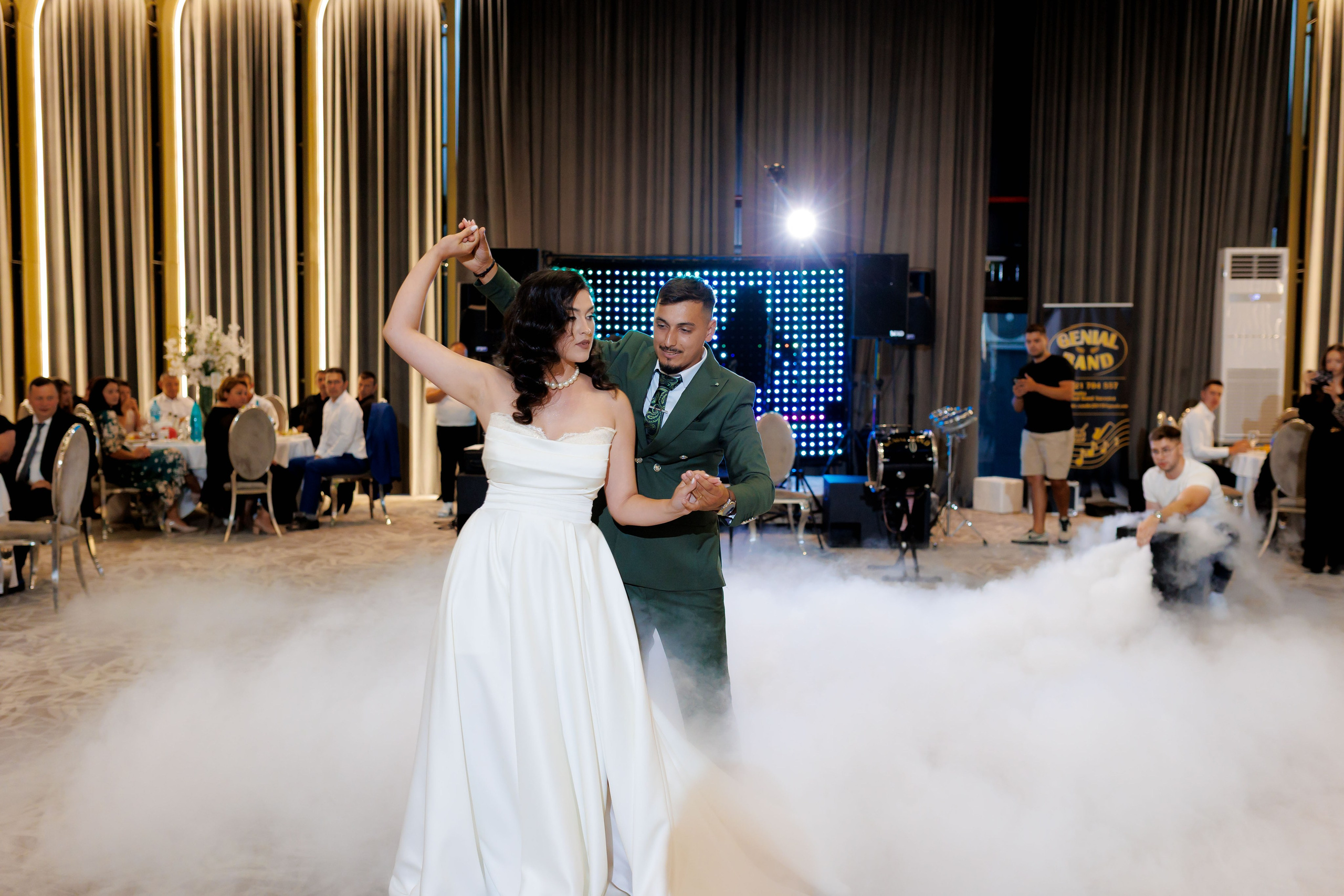 Nunta Nicoleta & Răzvan | Fotografie & Videografie Profesională. Servicii foto-video profesionale, pentru momente de neuitat