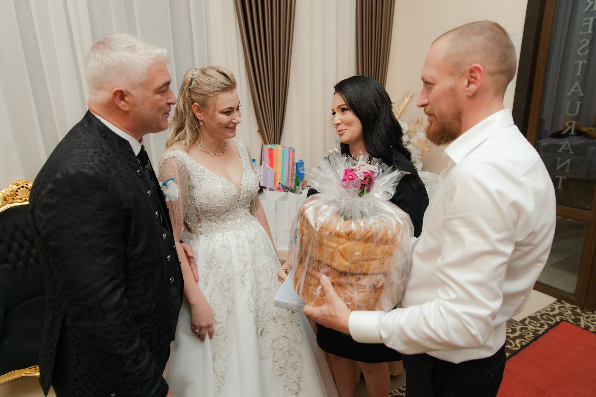 Mihai & Oana. Servicii foto-video profesionale, pentru momente de neuitat