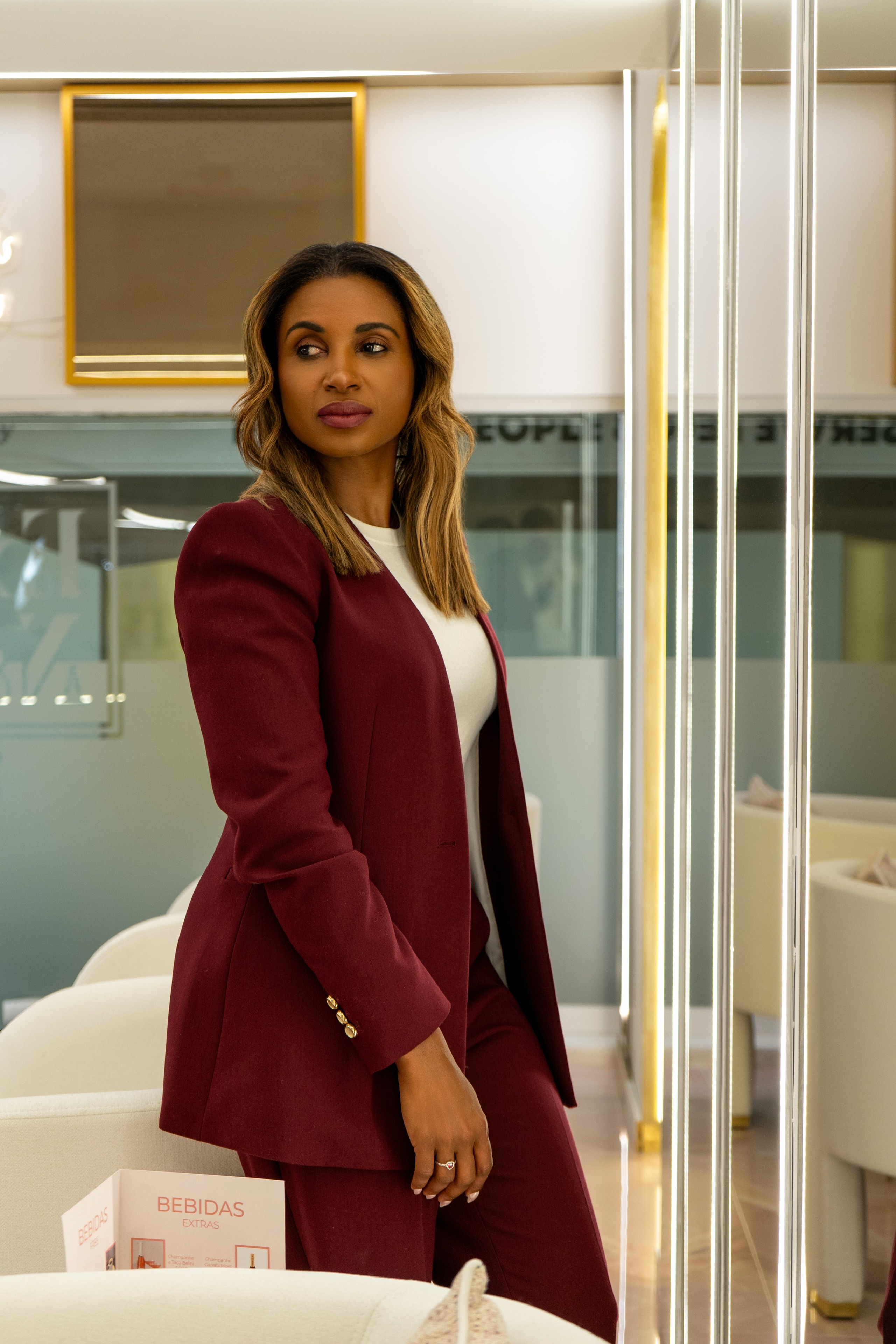 Anna Sousa. Frames by Giovani Braga