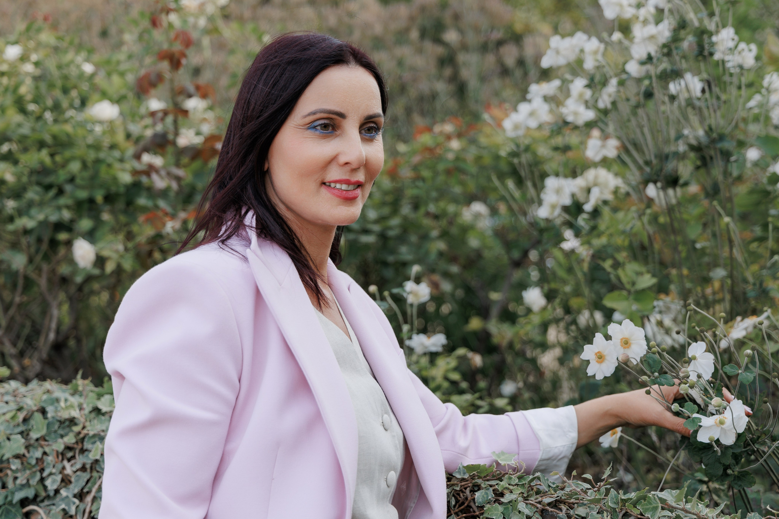 Timeless Elegance: Solo Photoshoot at Palais Royal. Photographe à Paris