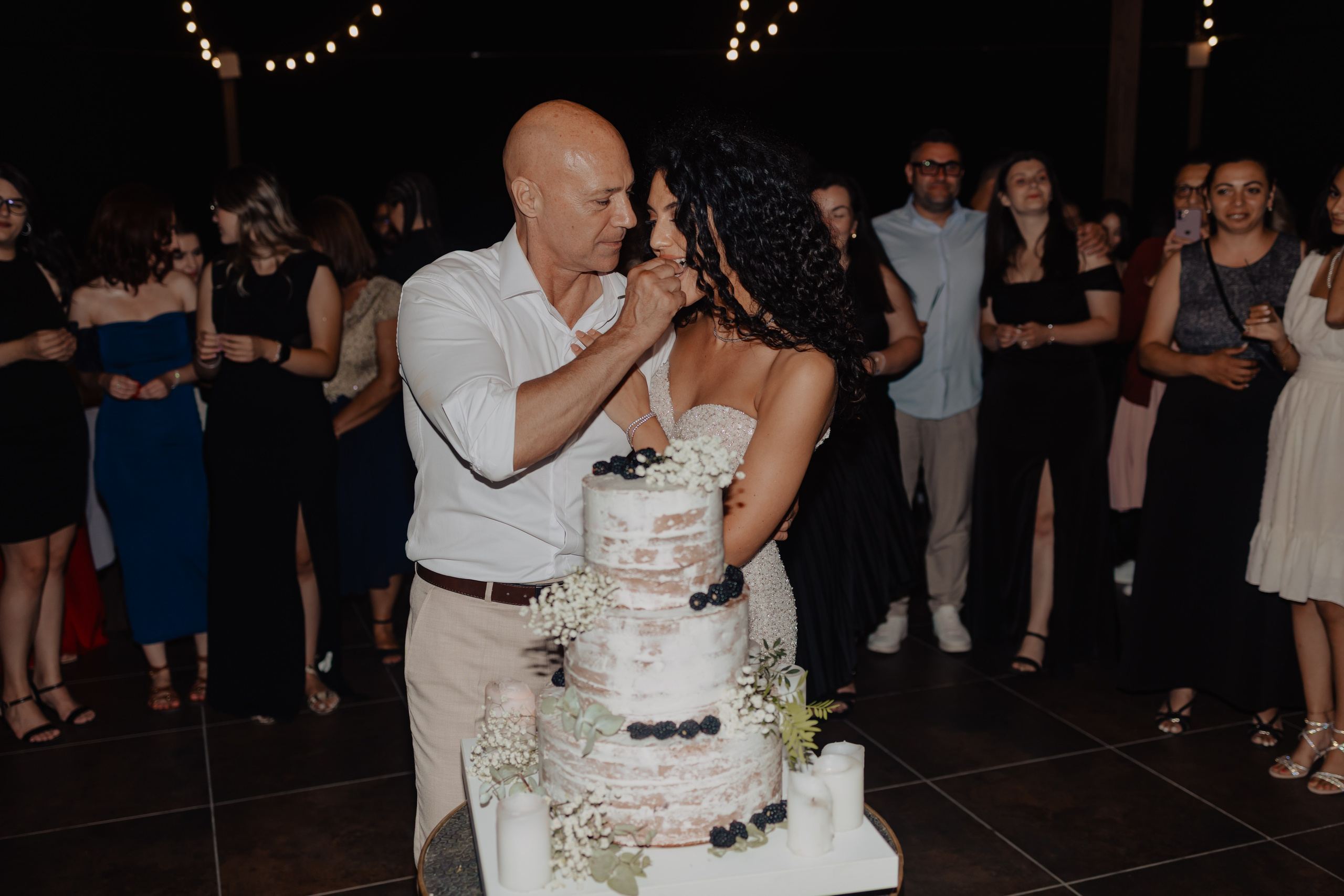 Fotograf de nunta — documenting your love story with a touch of editorial — wedding photographer