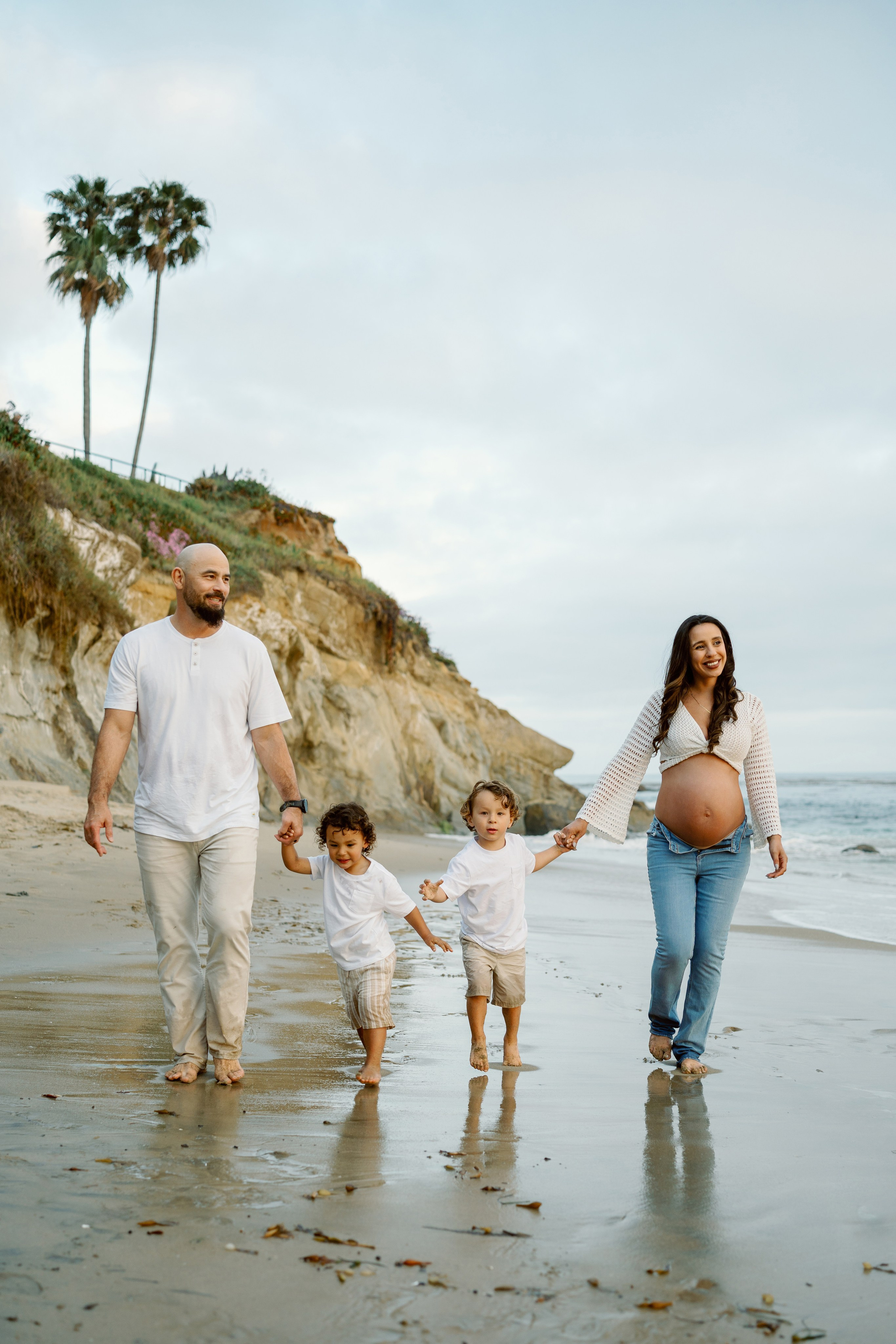 Maternity Photoshoot at Laguna Beach. Wedding Photography & Videography Team in California, Los Angeles, San Francisco, San Diego and Travel