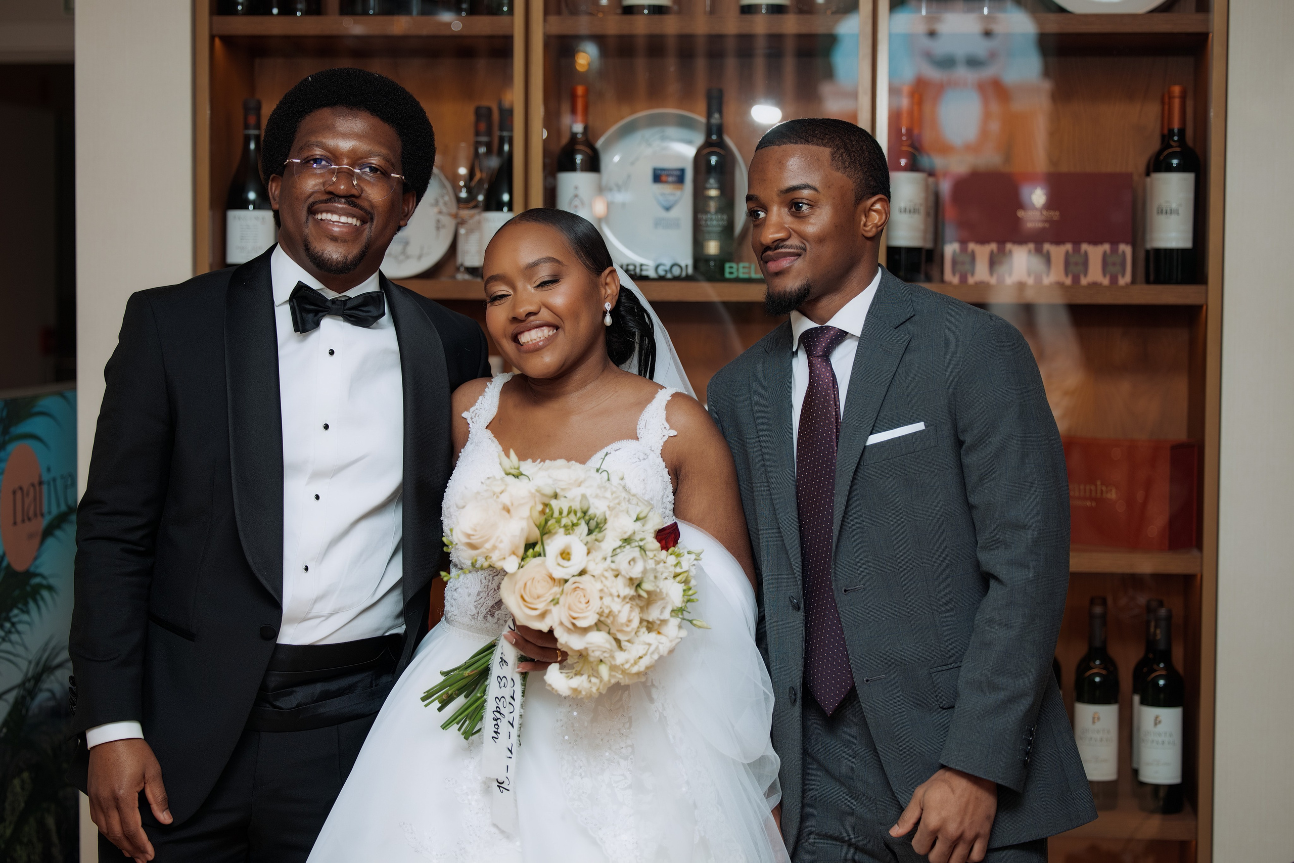 Nawik e Ethson. Fazemos o seu casamento ser lembrado por gerações