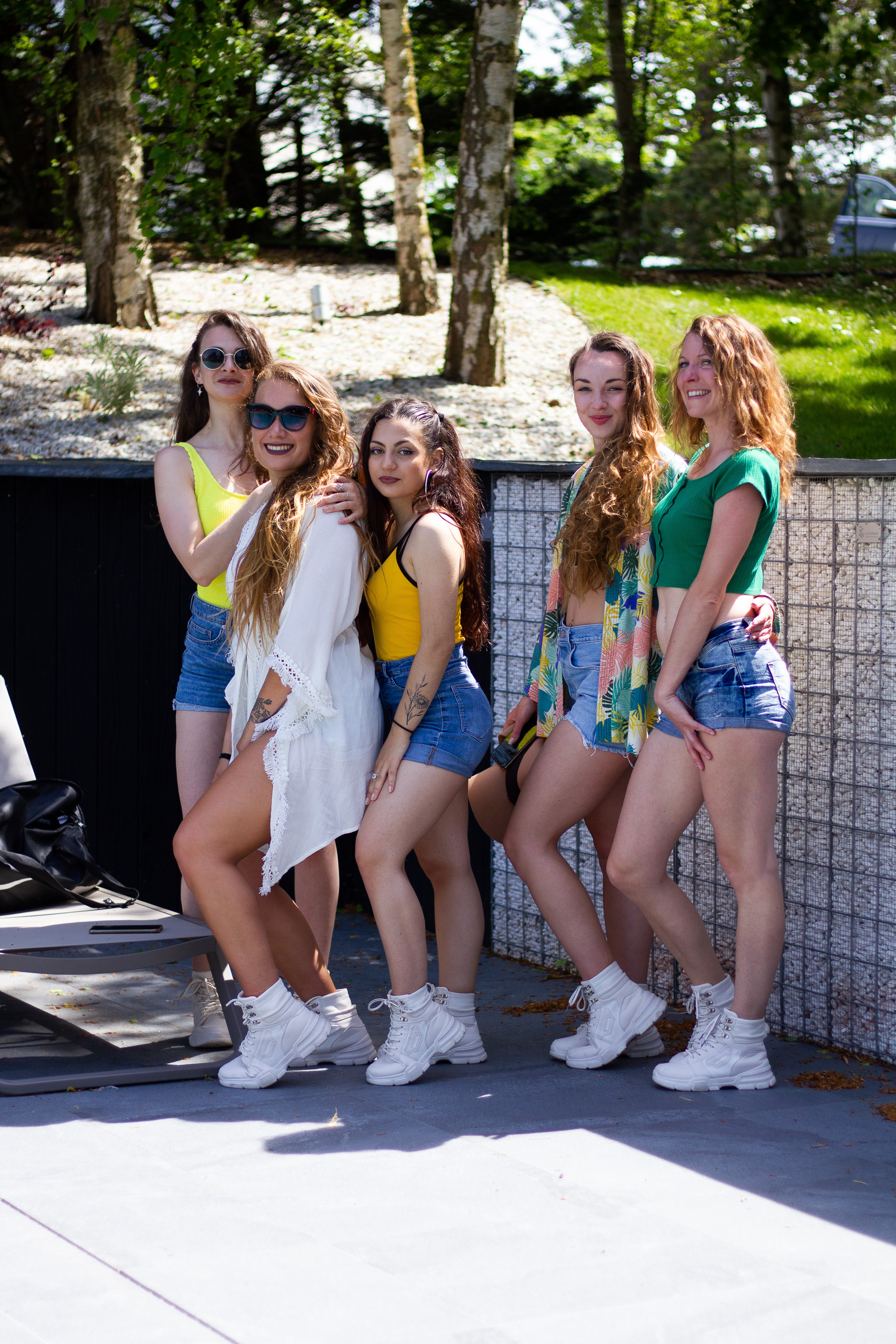 Backstage de tournage T&K. Photographe professionnelle à Poitiers, Tours et Châtellerault | Studio photo entre Poitiers et Tours – portraits, familles, entreprises, ma