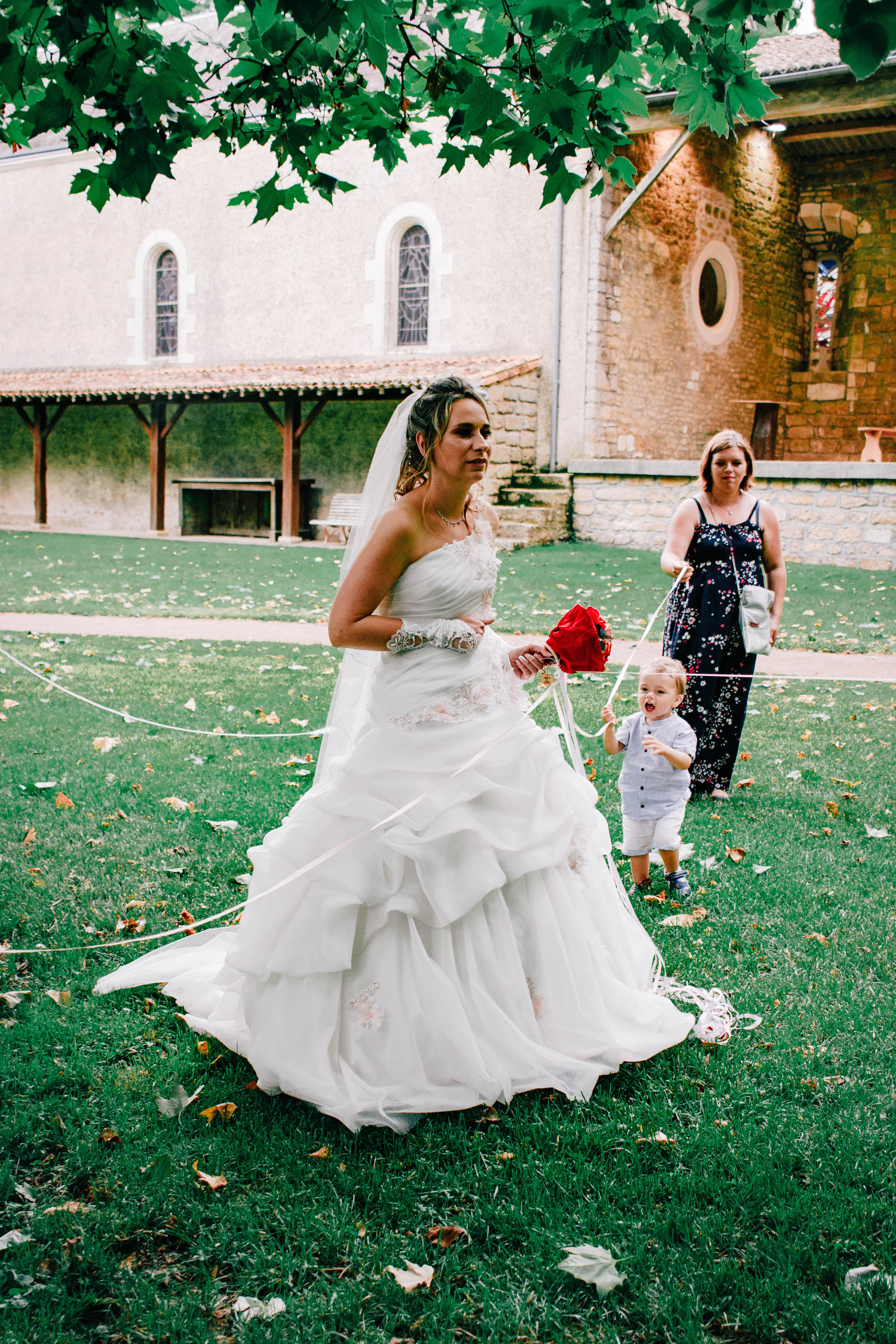 Mallaurie et Nicolas jour de mariage. Photographe professionnelle à Poitiers, Tours et Châtellerault | Studio photo entre Poitiers et Tours – portraits, familles, entreprises, ma
