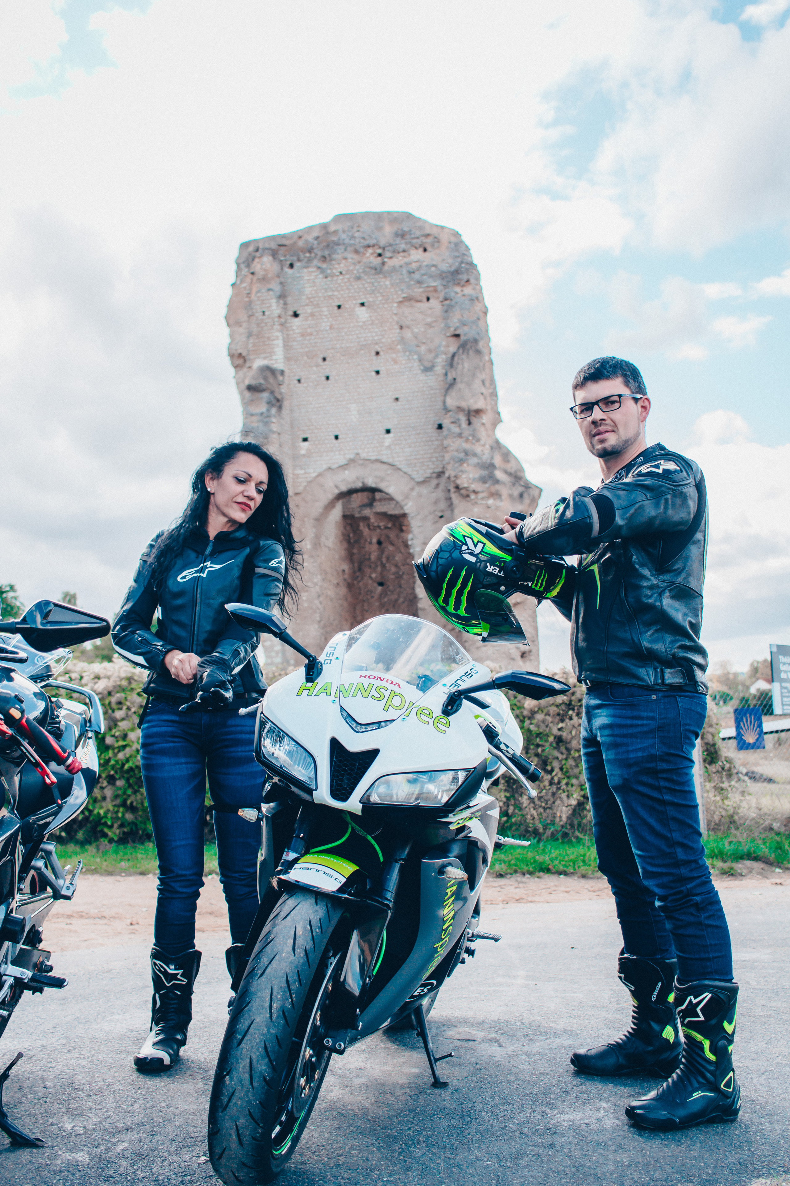 Bike Couple. Photographe professionnelle à Poitiers, Tours et Châtellerault | Studio photo entre Poitiers et Tours – portraits, familles, entreprises, ma