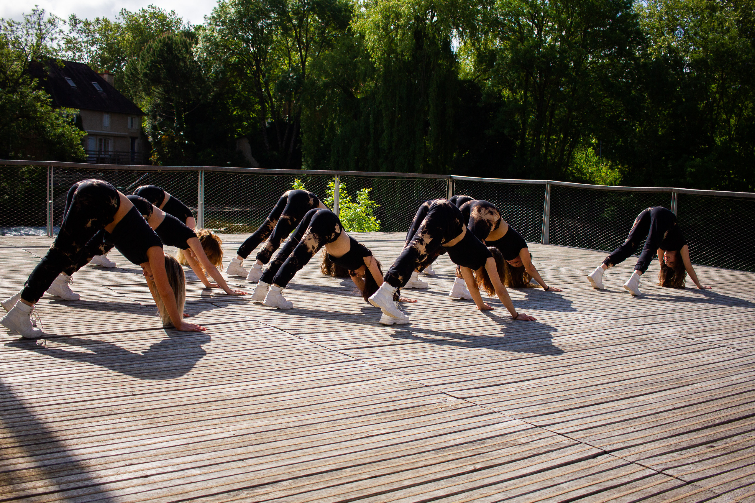 Backstage de tournage T&K. Photographe professionnelle à Poitiers, Tours et Châtellerault | Studio photo entre Poitiers et Tours – portraits, familles, entreprises, ma