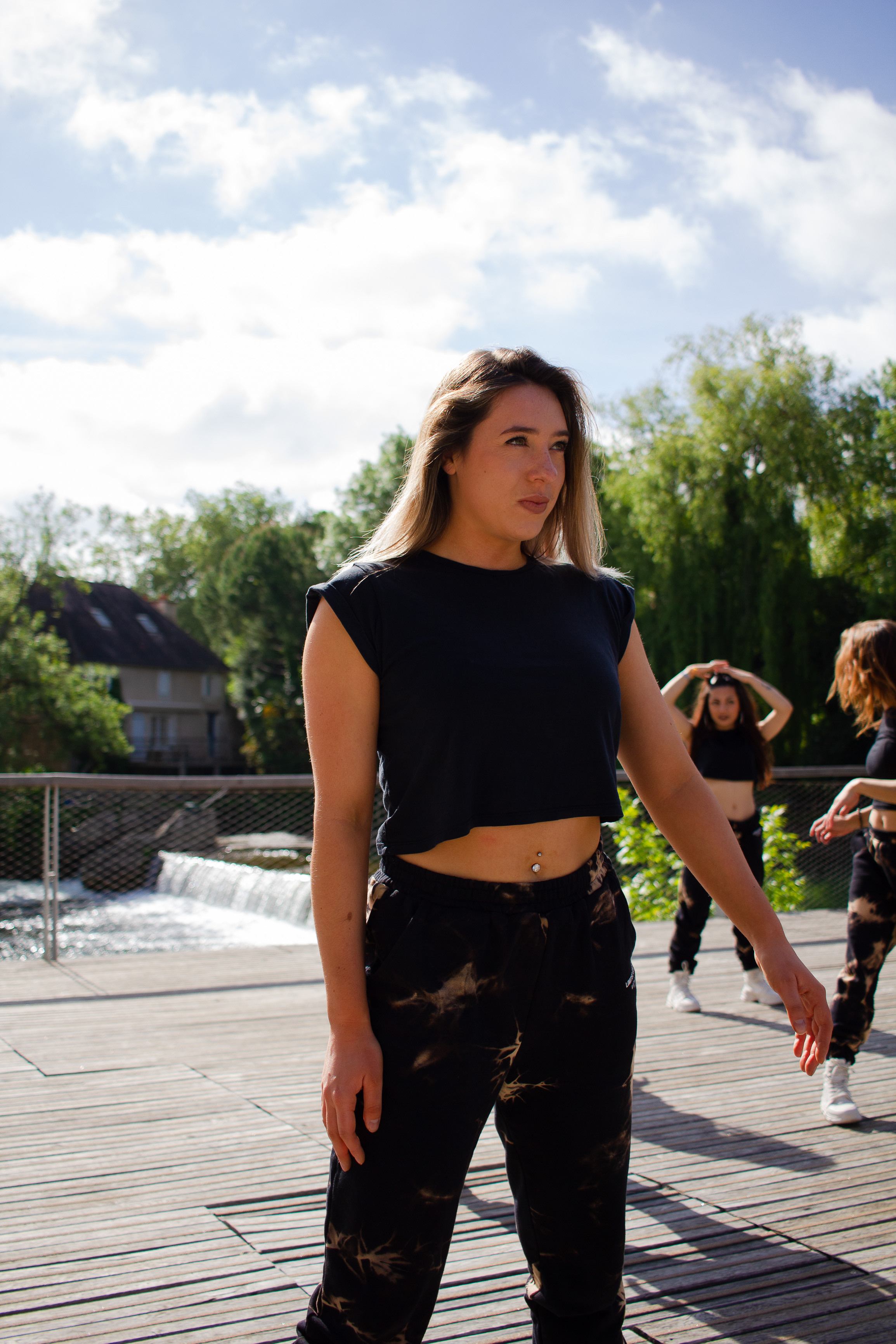 Backstage de tournage T&K. Photographe professionnelle à Poitiers, Tours et Châtellerault | Studio photo entre Poitiers et Tours – portraits, familles, entreprises, ma