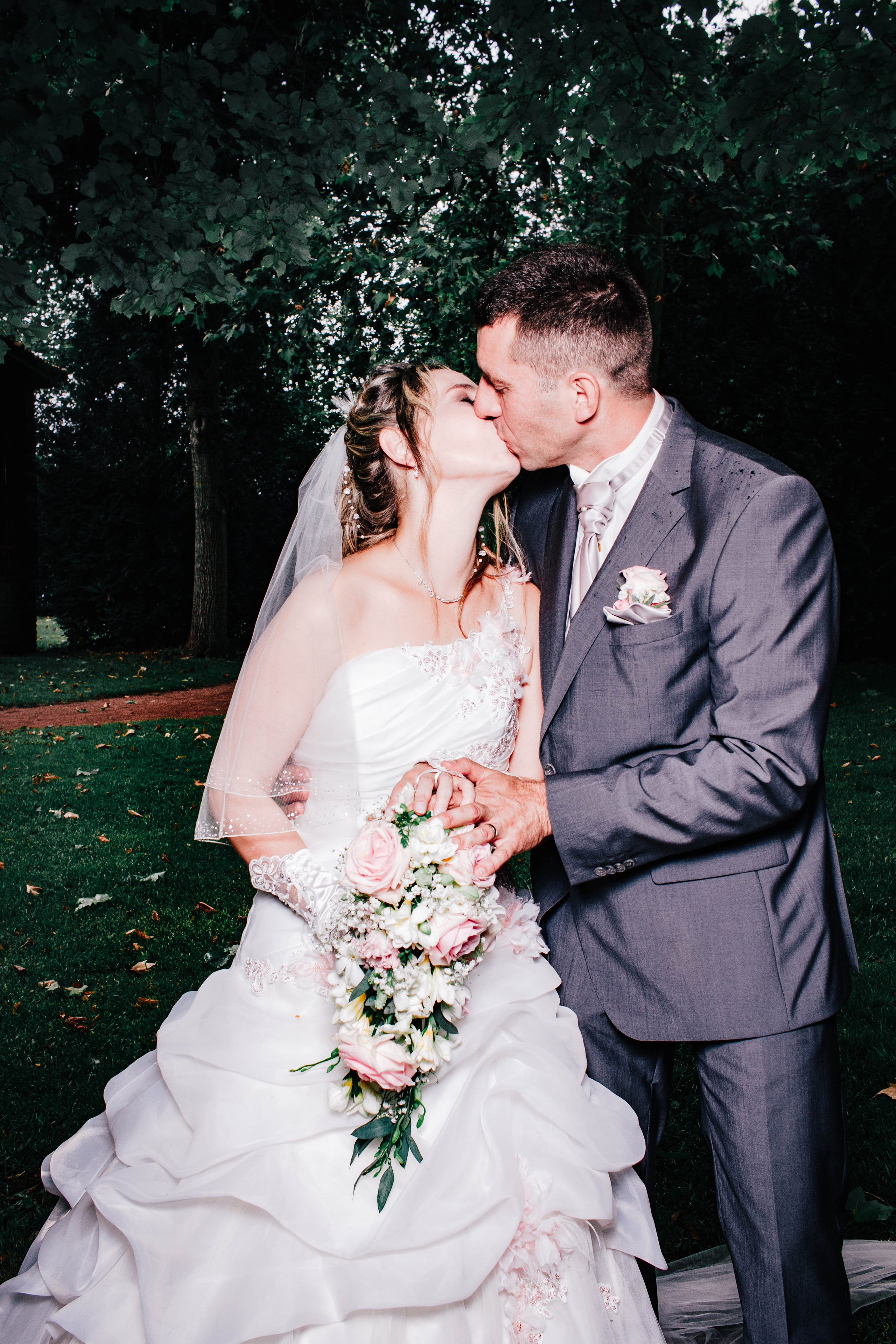 Mallaurie et Nicolas jour de mariage. Photographe professionnelle à Poitiers, Tours et Châtellerault | Studio photo entre Poitiers et Tours – portraits, familles, entreprises, ma