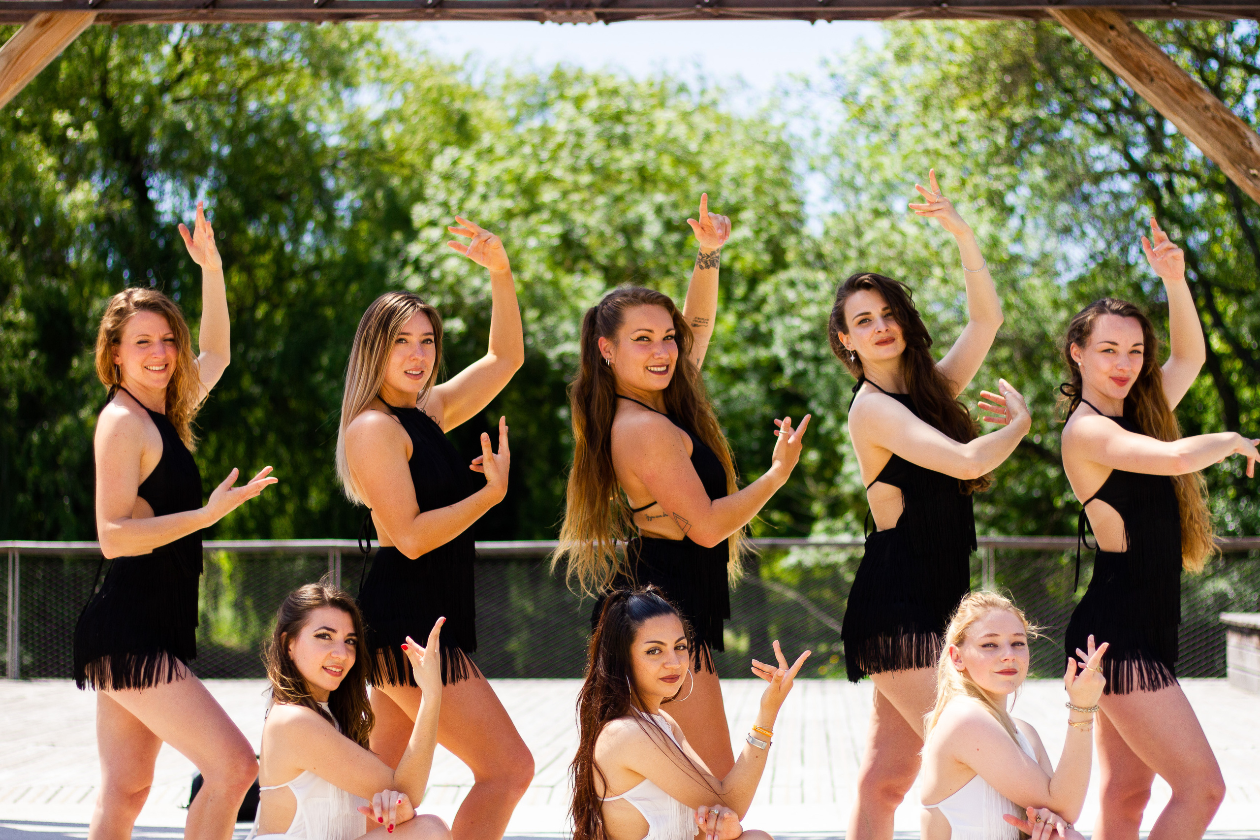 Backstage de tournage T&K. Photographe professionnelle à Poitiers, Tours et Châtellerault | Studio photo entre Poitiers et Tours – portraits, familles, entreprises, ma