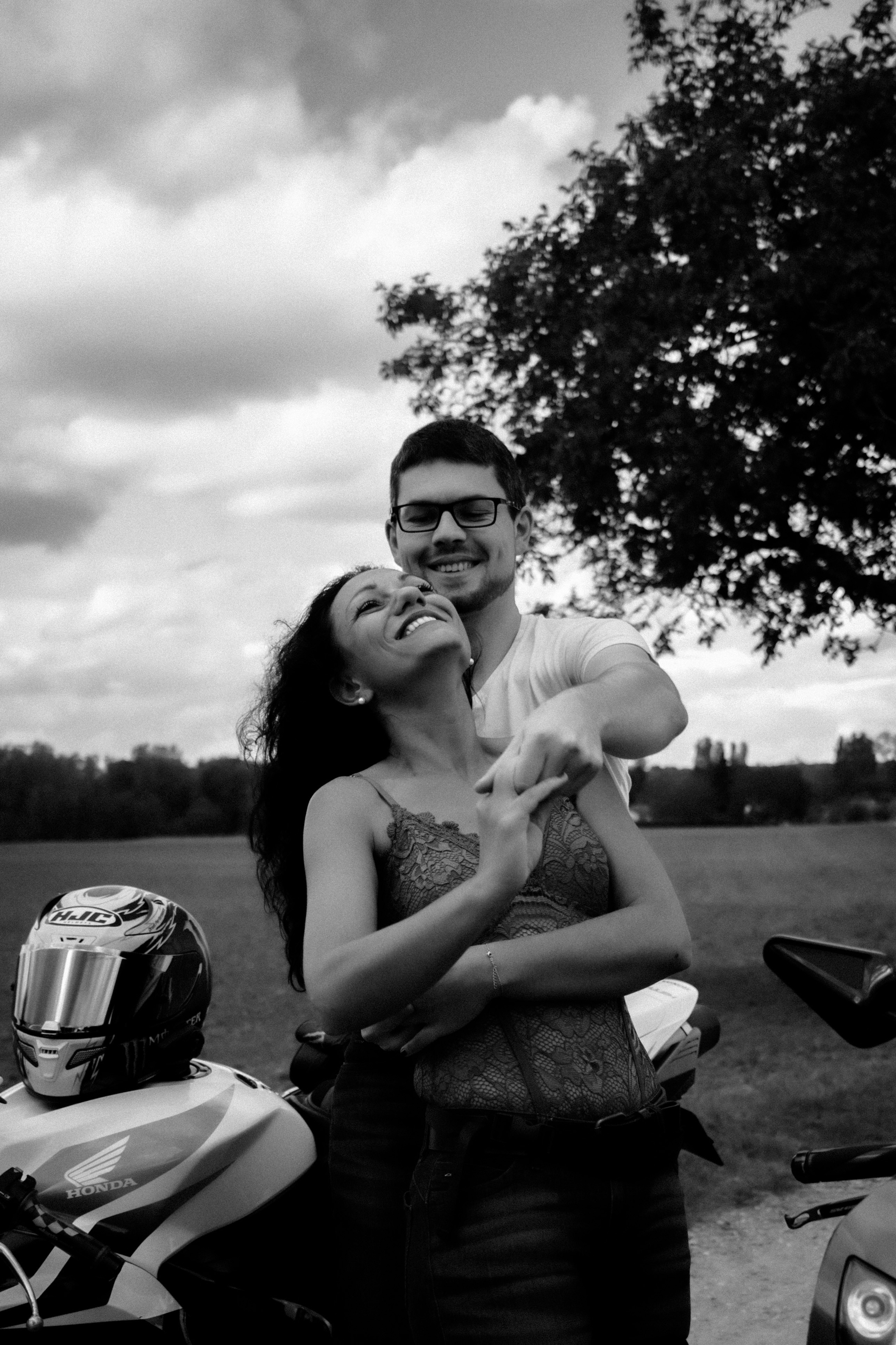 Bike Couple. Photographe professionnelle à Poitiers, Tours et Châtellerault | Studio photo entre Poitiers et Tours – portraits, familles, entreprises, ma