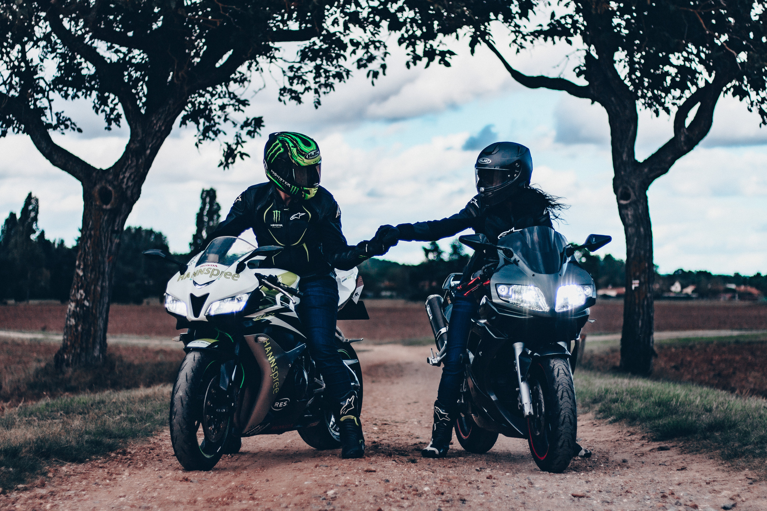 Bike Couple. Photographe professionnelle à Poitiers, Tours et Châtellerault | Studio photo entre Poitiers et Tours – portraits, familles, entreprises, ma