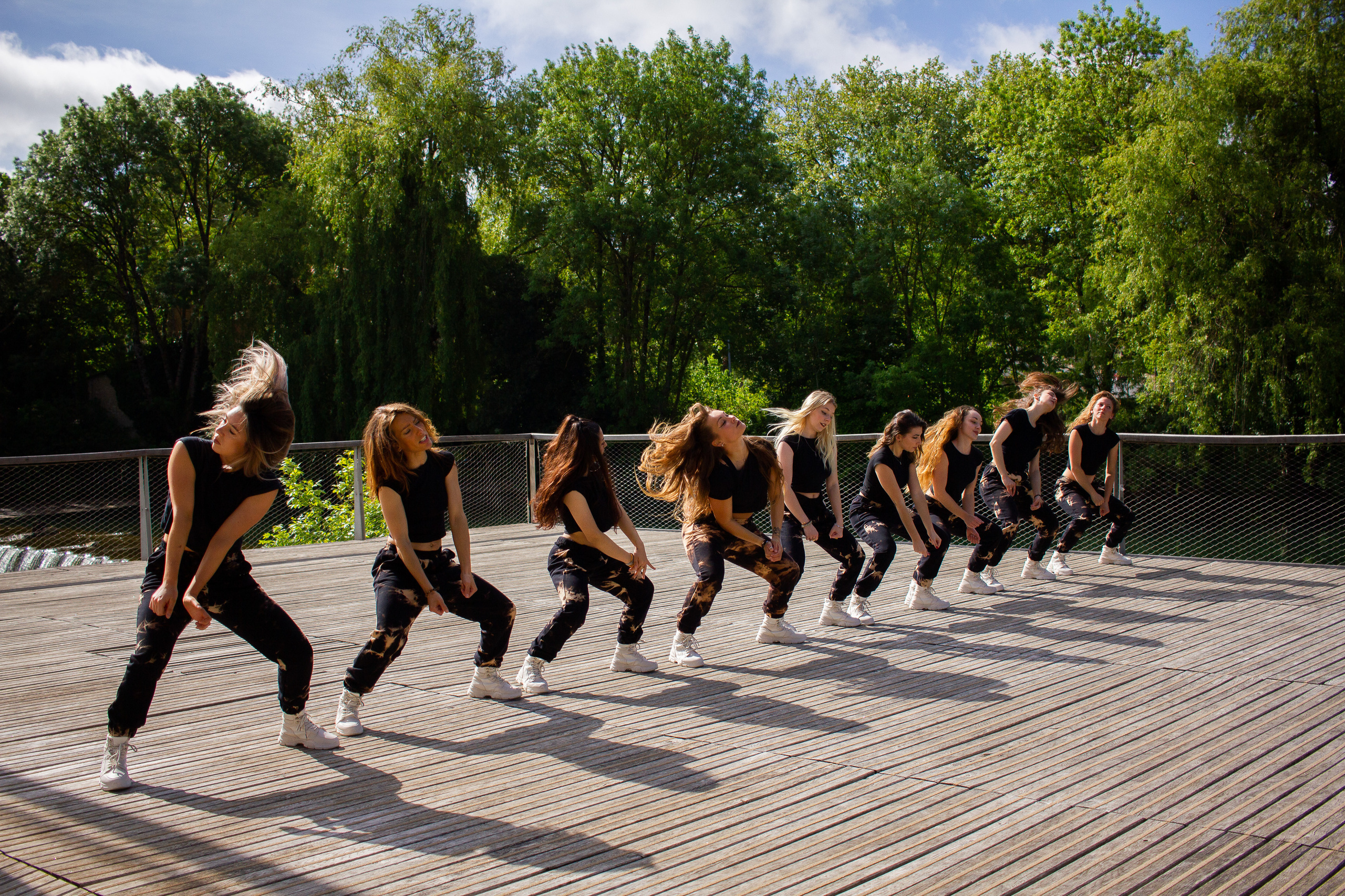 Backstage de tournage T&K. Photographe professionnelle à Poitiers, Tours et Châtellerault | Studio photo entre Poitiers et Tours – portraits, familles, entreprises, ma