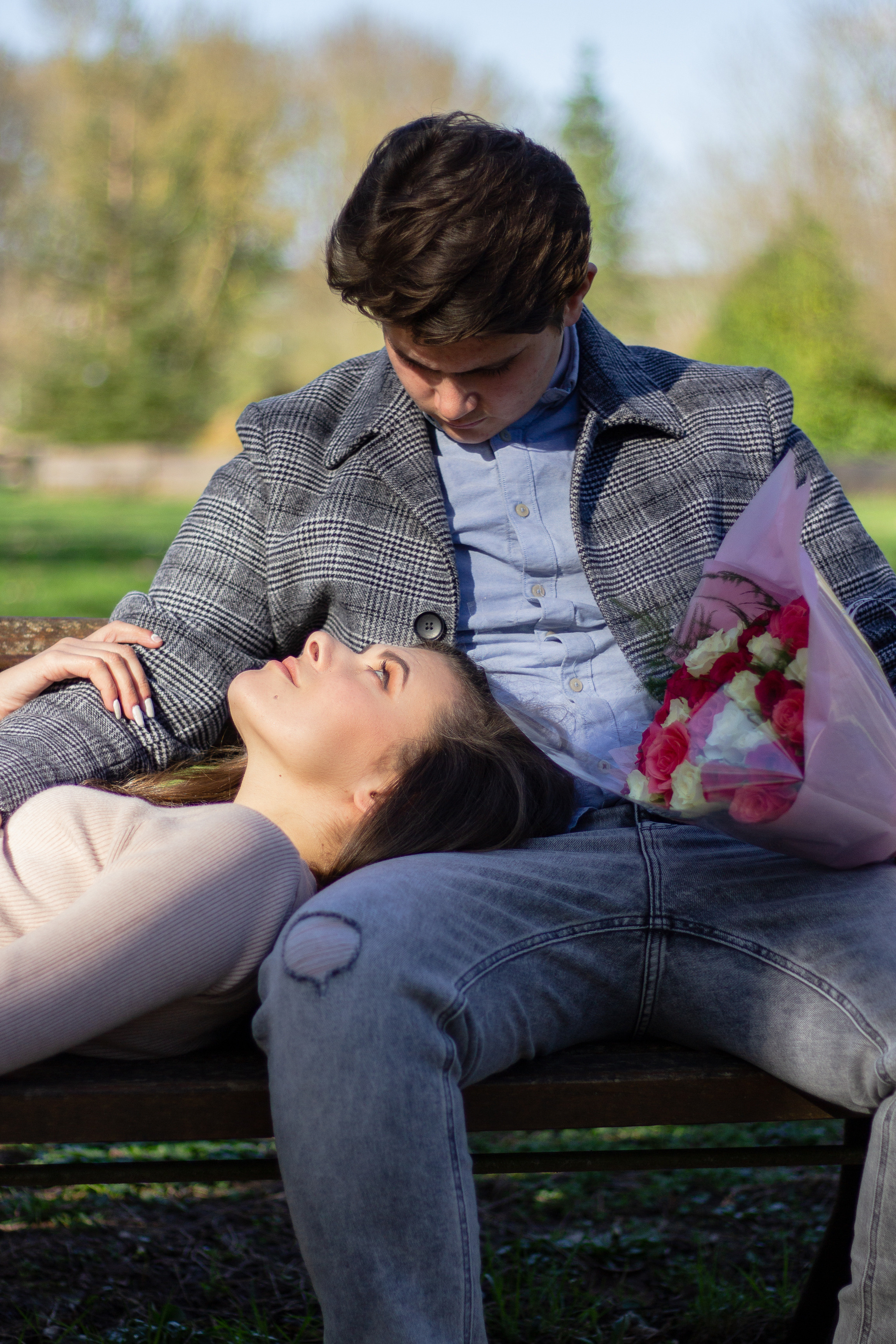 Jeunes Amoureux. Photographe professionnelle à Poitiers, Tours et Châtellerault | Studio photo entre Poitiers et Tours – portraits, familles, entreprises, ma