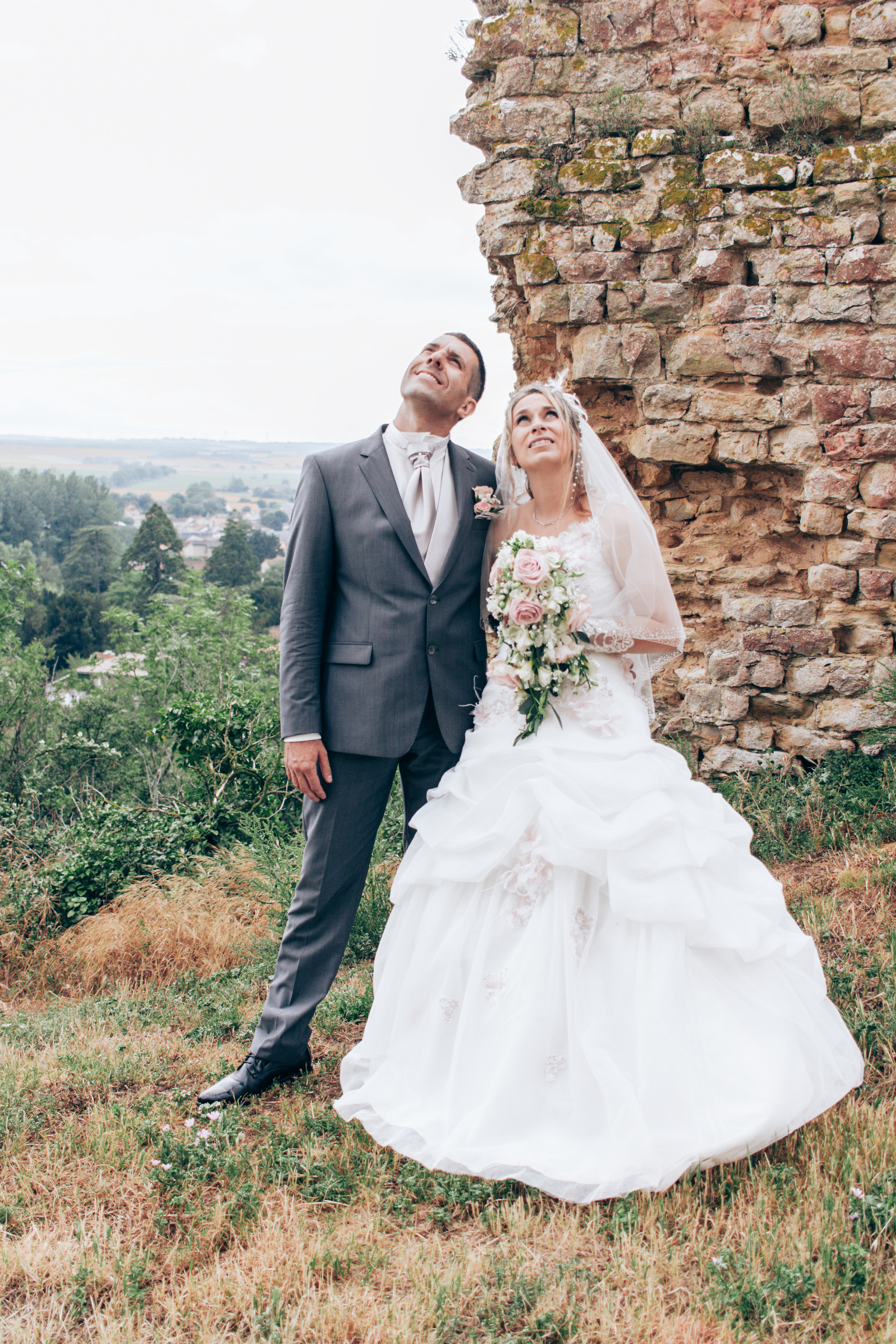 Mallaurie et Nicolas jour de mariage. Photographe professionnelle à Poitiers, Tours et Châtellerault | Studio photo entre Poitiers et Tours – portraits, familles, entreprises, ma