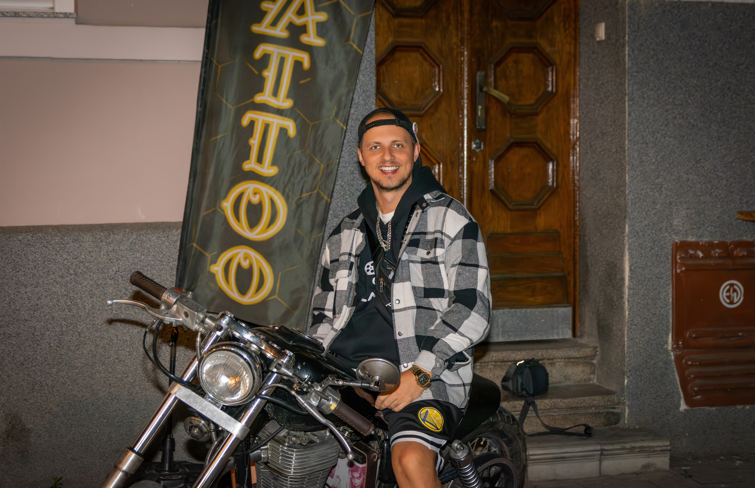 Репортажно фотографисање са отварања ТАТТО РОИ-а у Новом Саду, Србија. Викторија Федосеенко, фотограф у Србији