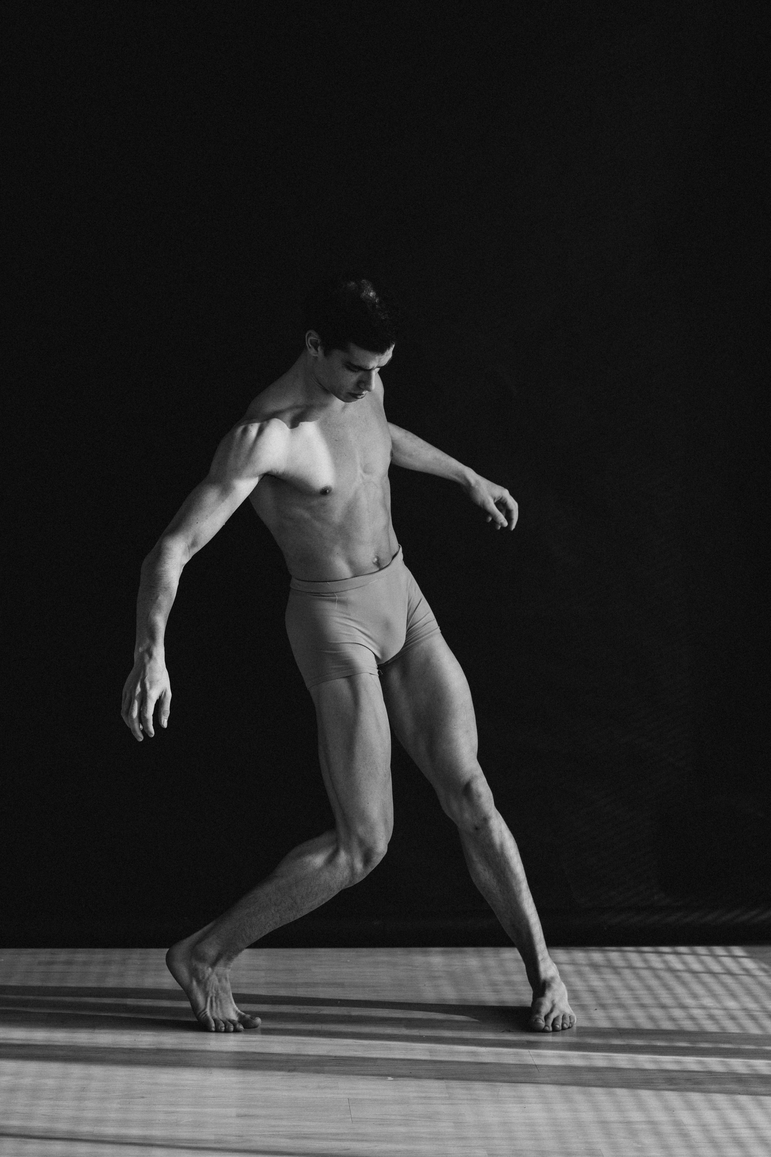 DANCERS. Victoria Olonen – Cinematic Portrait Artist | Helsinki & Europe