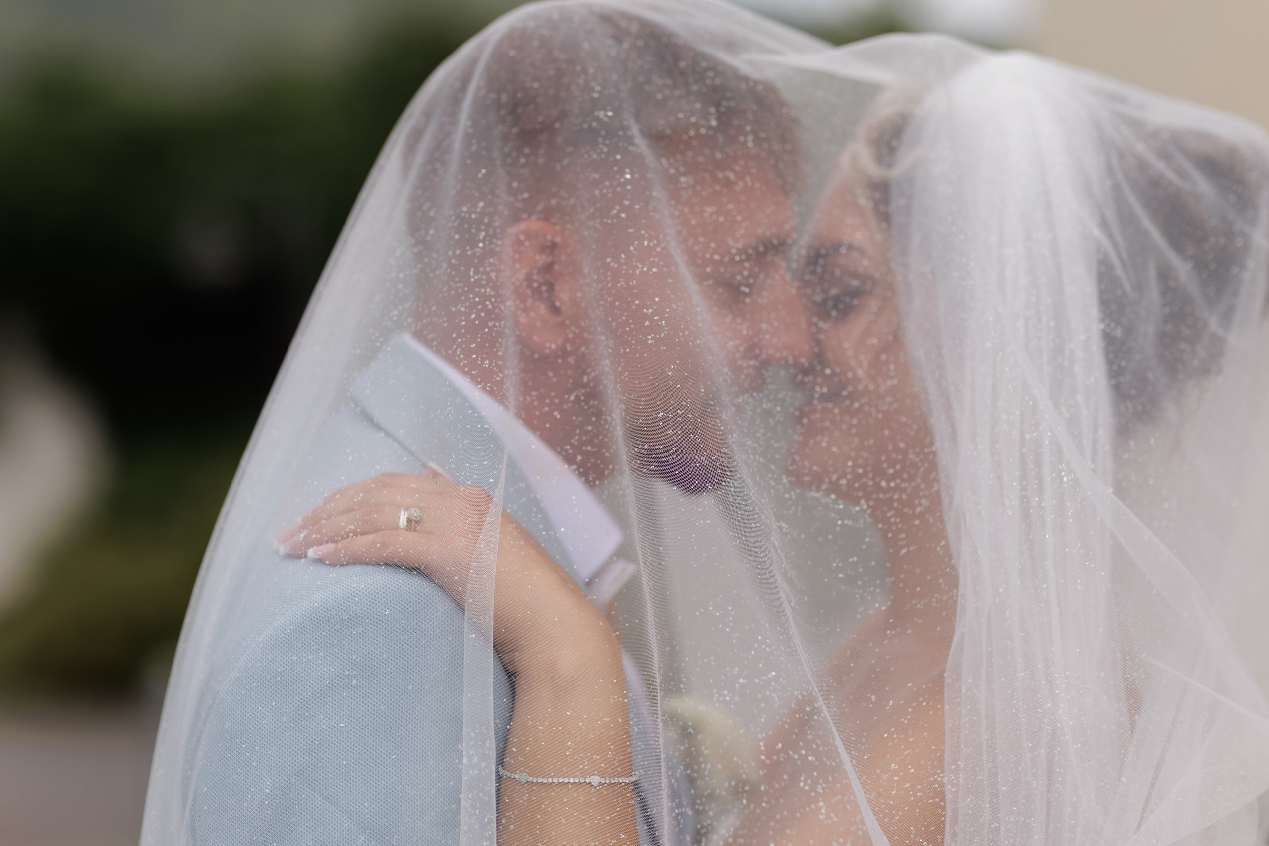 Alt- Brautpaar während der Trauung – professionelle Hochzeitsfotografie in Deutschland