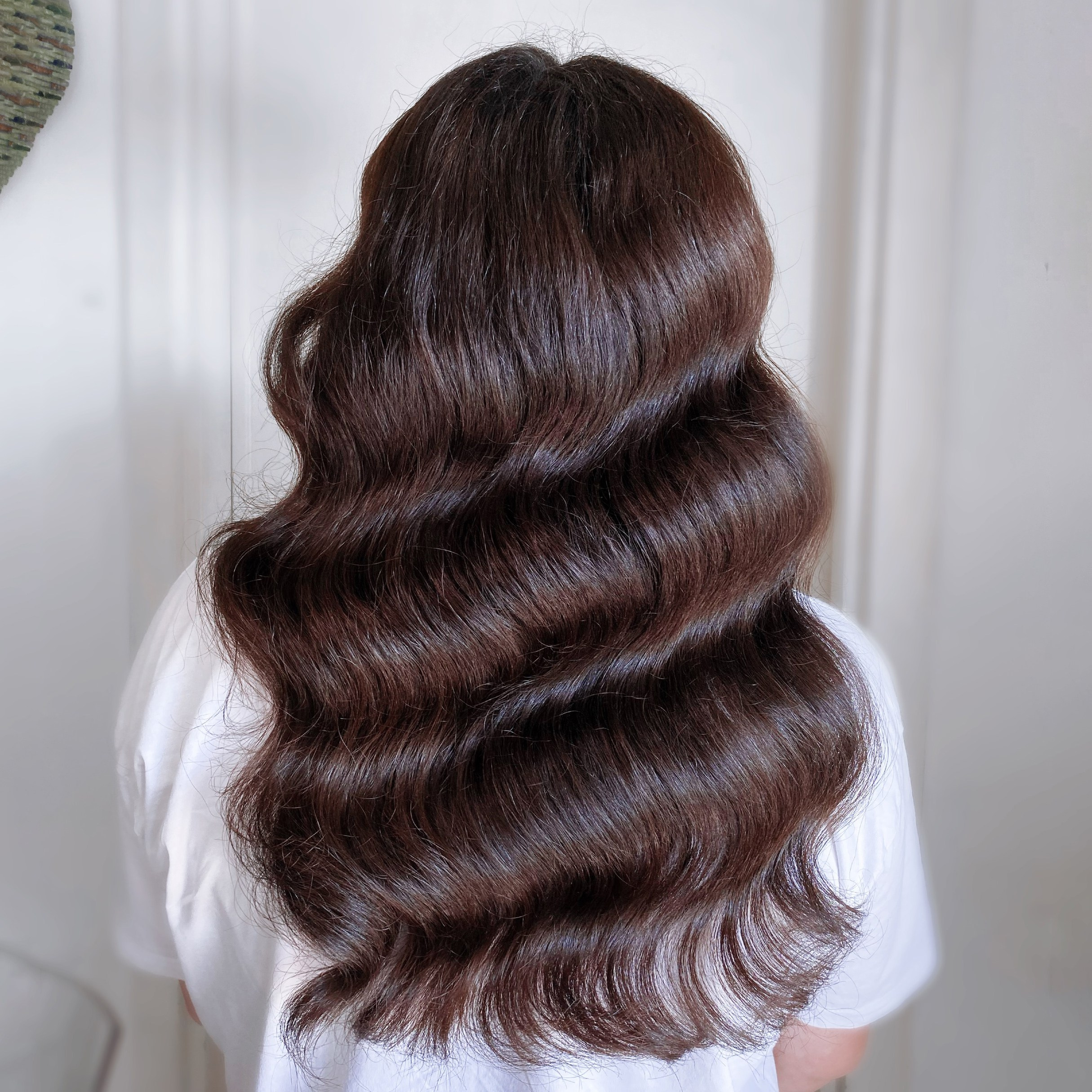 Retro waves hairstyle in Rome