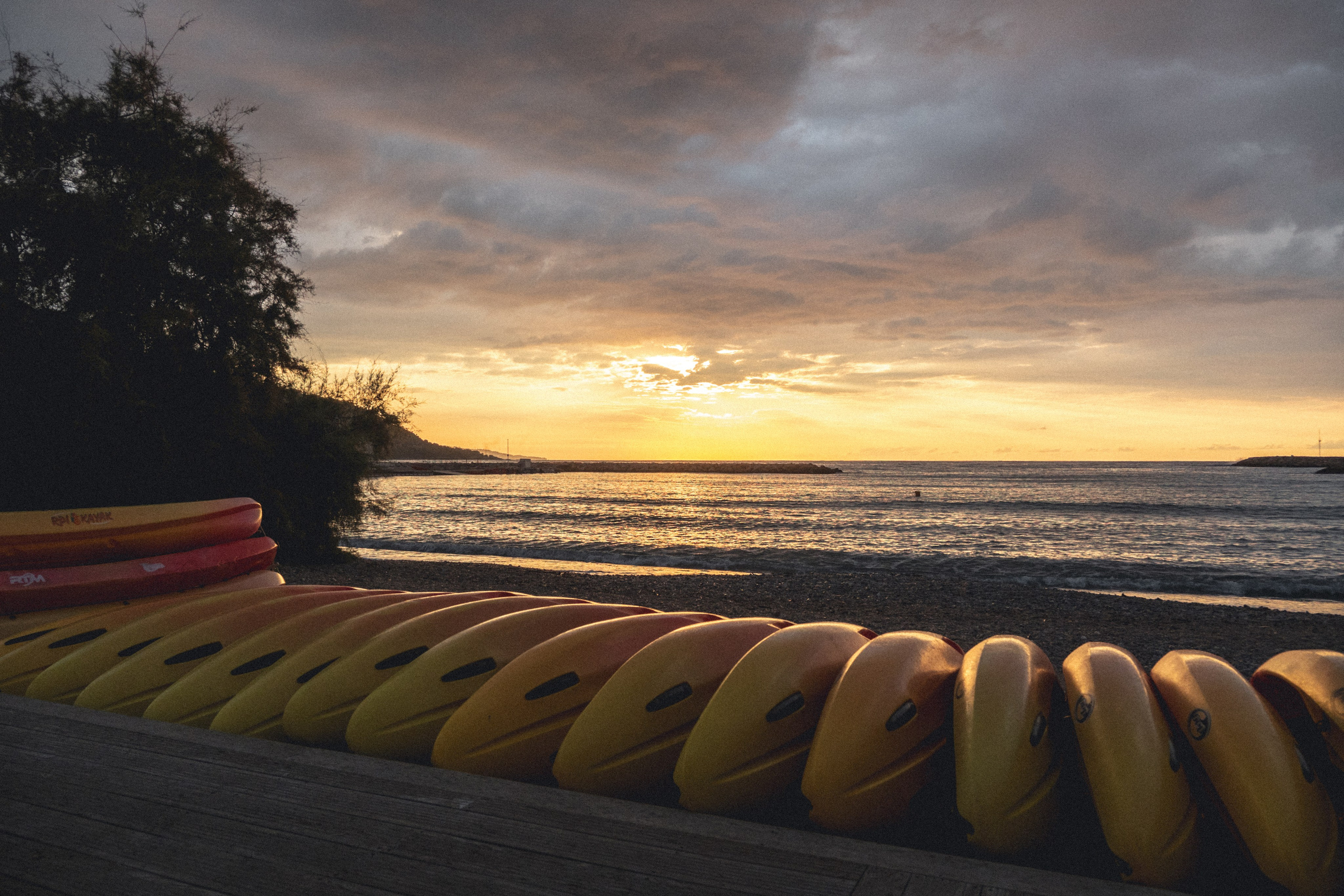 Lever de soleil à Menton. Photographe sur Cote d’Azur. Portraits de familles, couples, enfants, événements